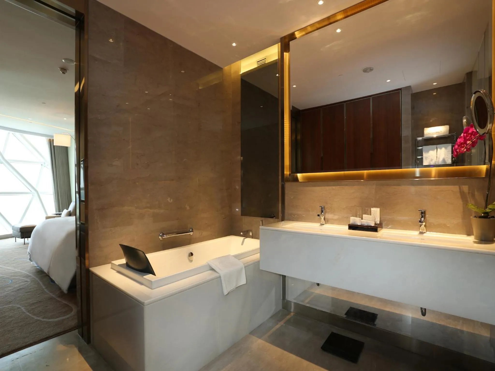 Bathroom in Sunrise Kempinski Hotel Beijing