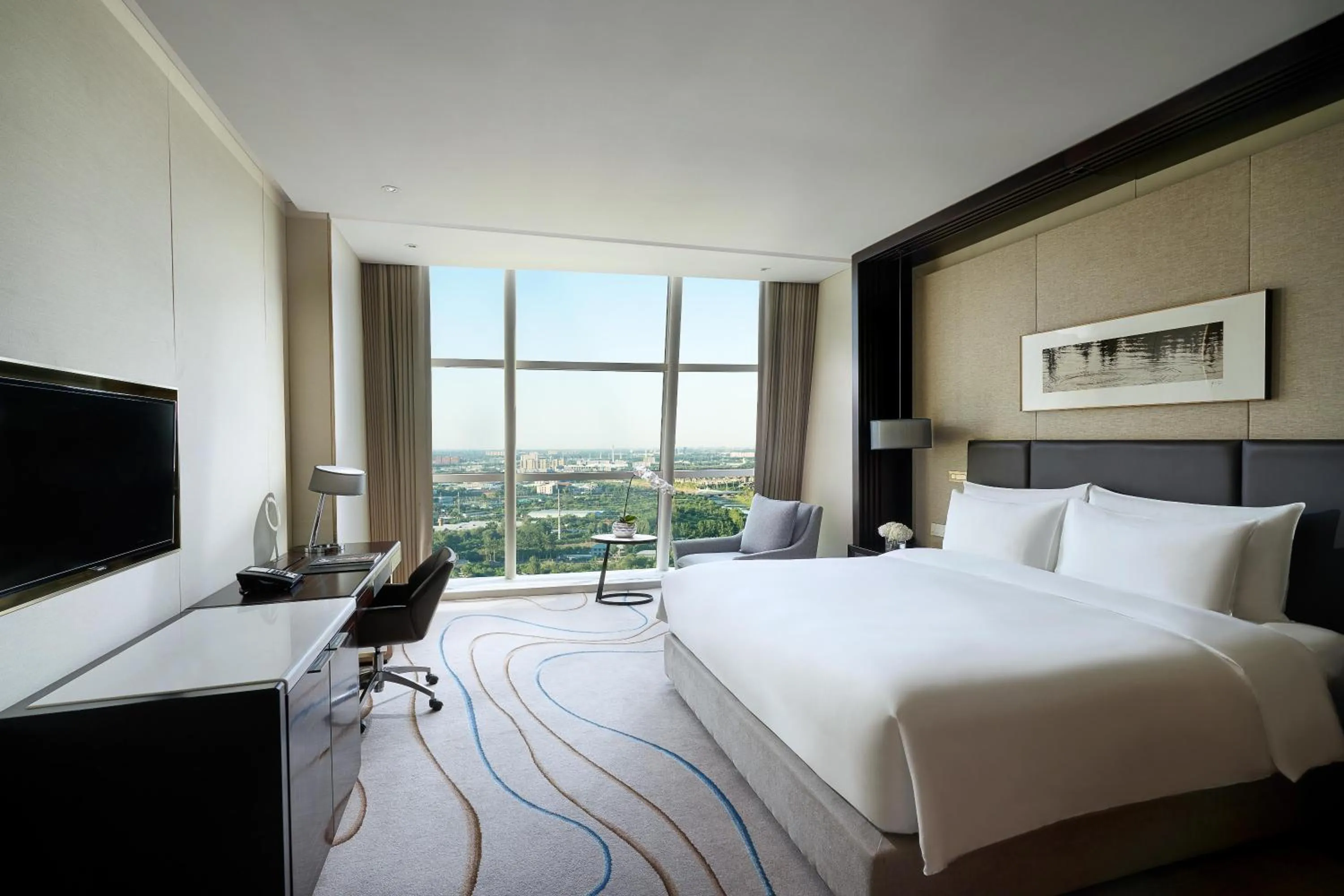 Bedroom, Bed in Sunrise Kempinski Hotel Beijing