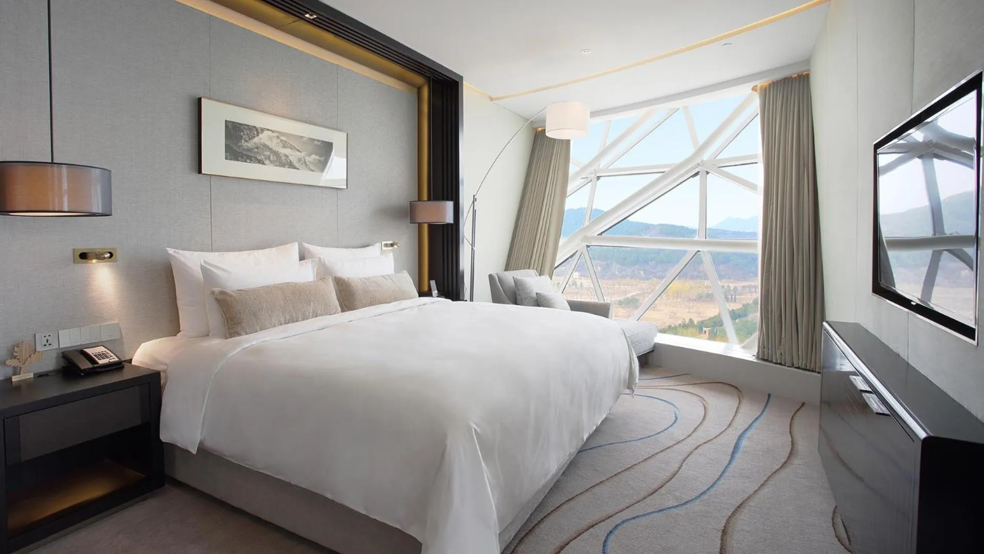 Bedroom, Bed in Sunrise Kempinski Hotel Beijing