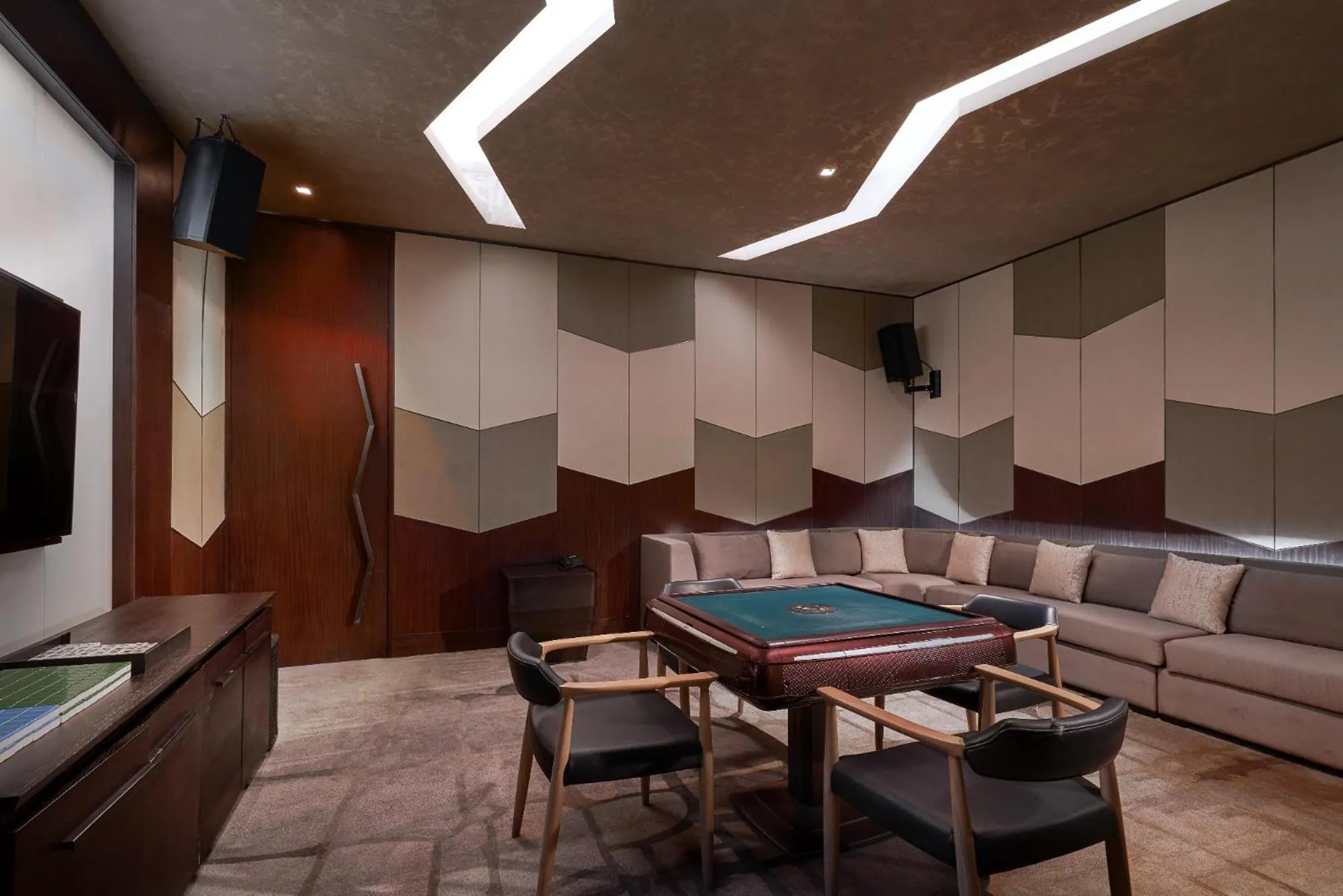 Entertainment in Yanqi Hotel, Managed by Kempinski