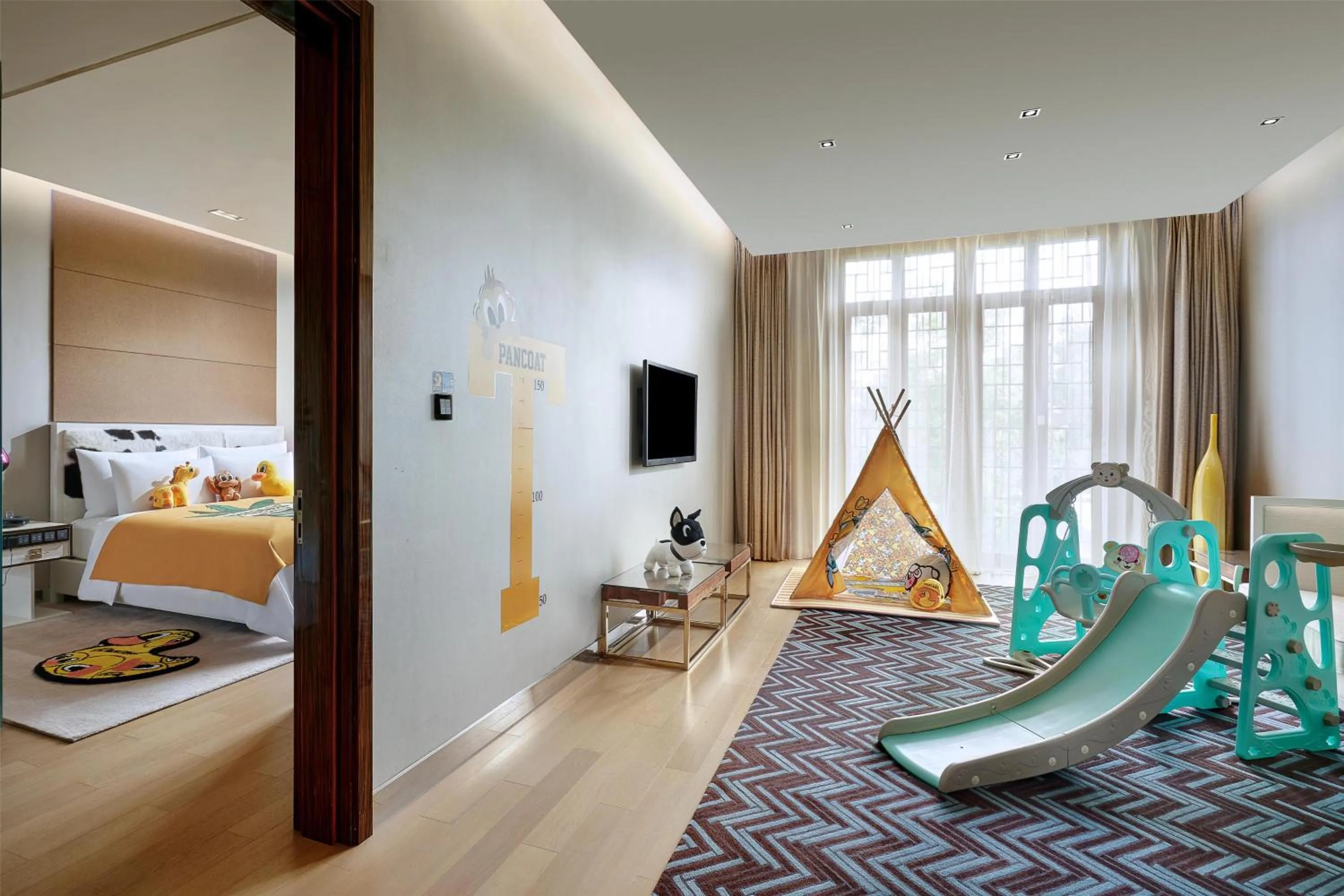 Photo of the whole room, Bed in Yanqi Hotel, Managed by Kempinski