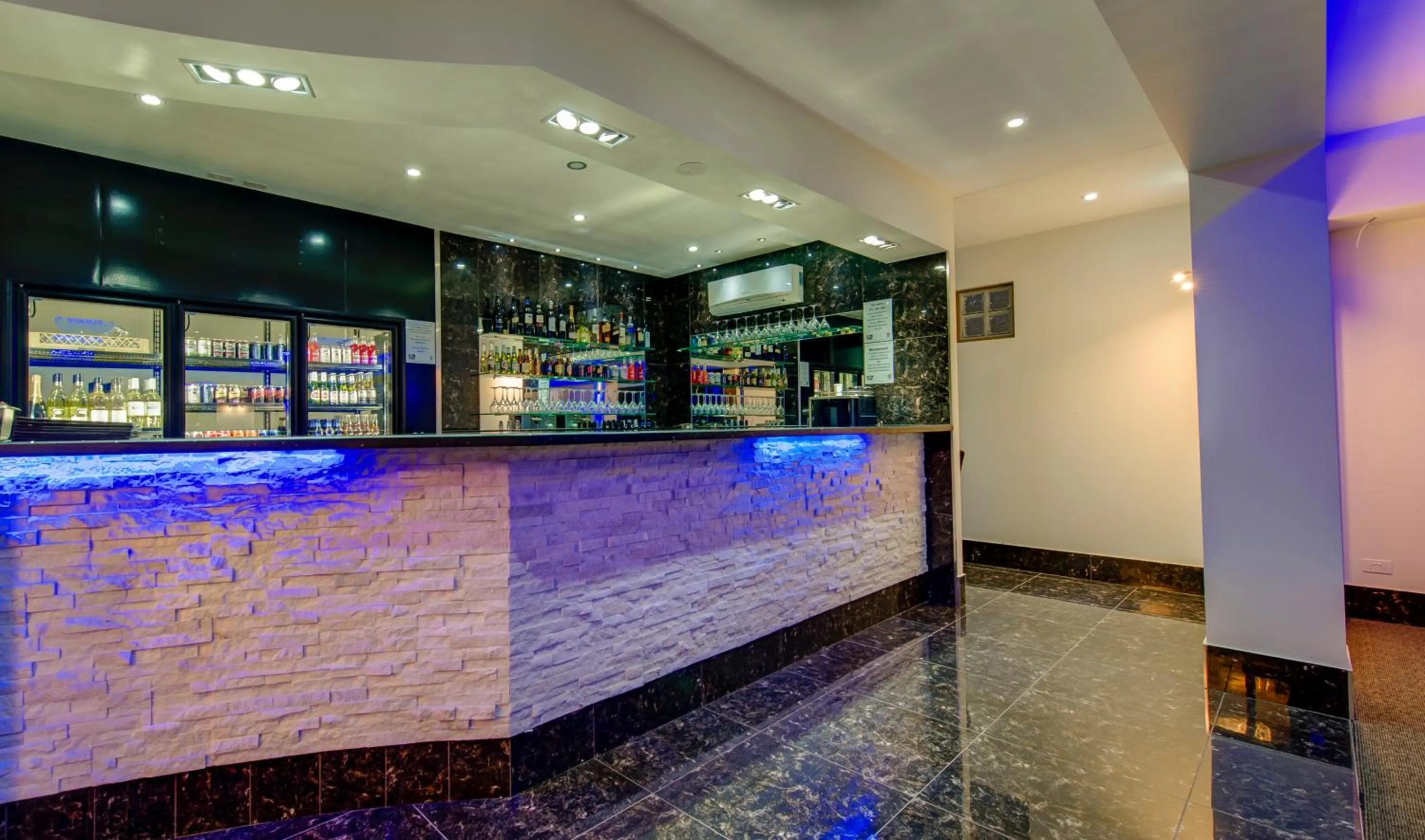 Restaurant/places to eat in Western Downs Motor Inn