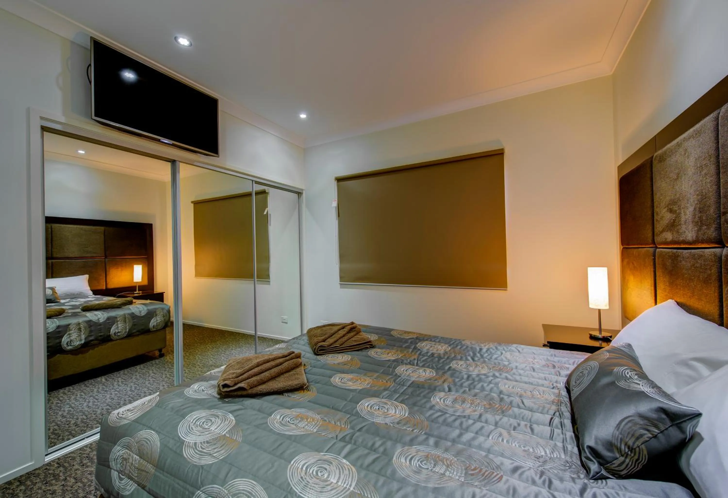 Bed in Western Downs Motor Inn