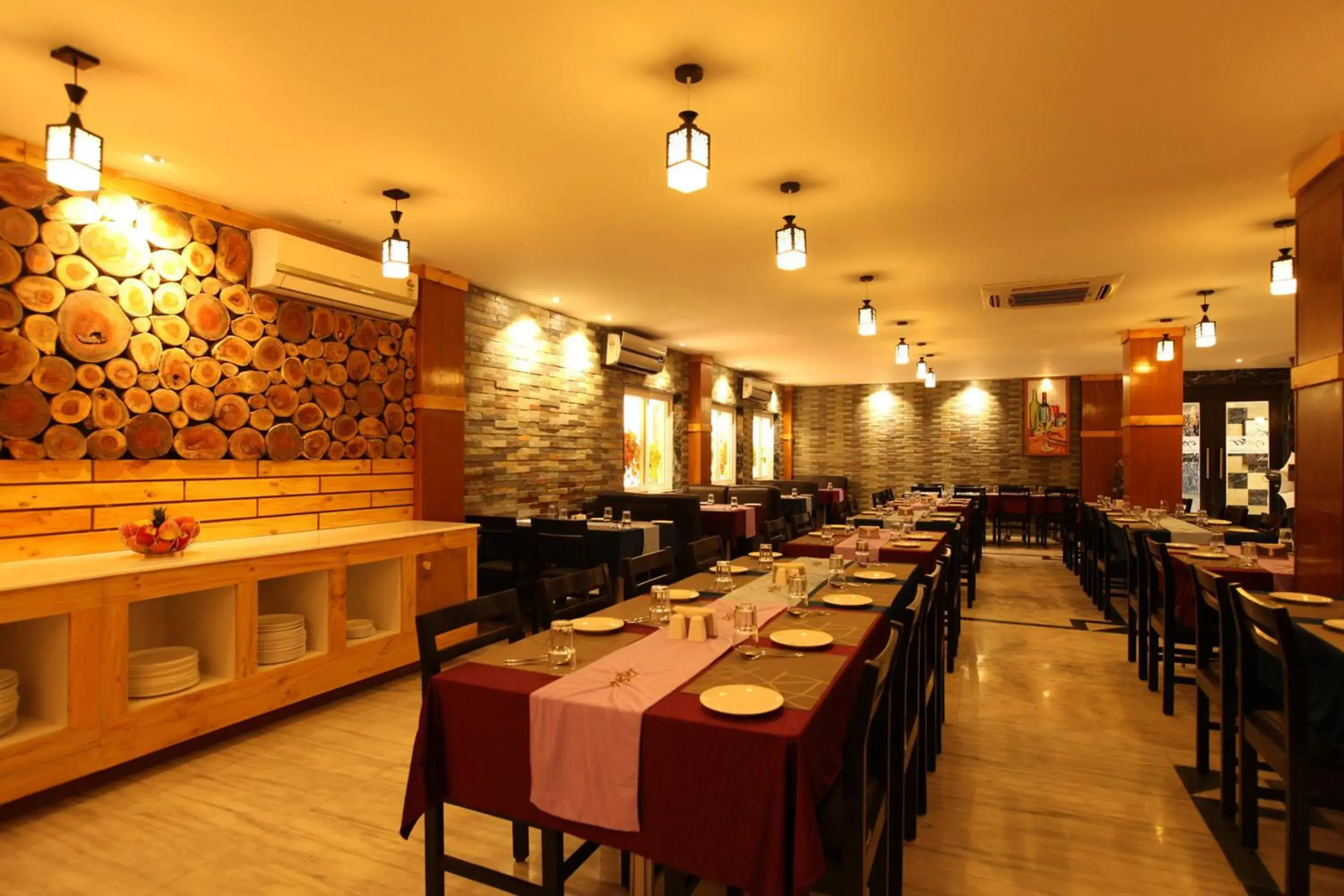Restaurant/places to eat in Hotel Southern Residency- near to SIPCOT Restaurant/places to eat in Hotel Southern Residency- near to SIPCOT