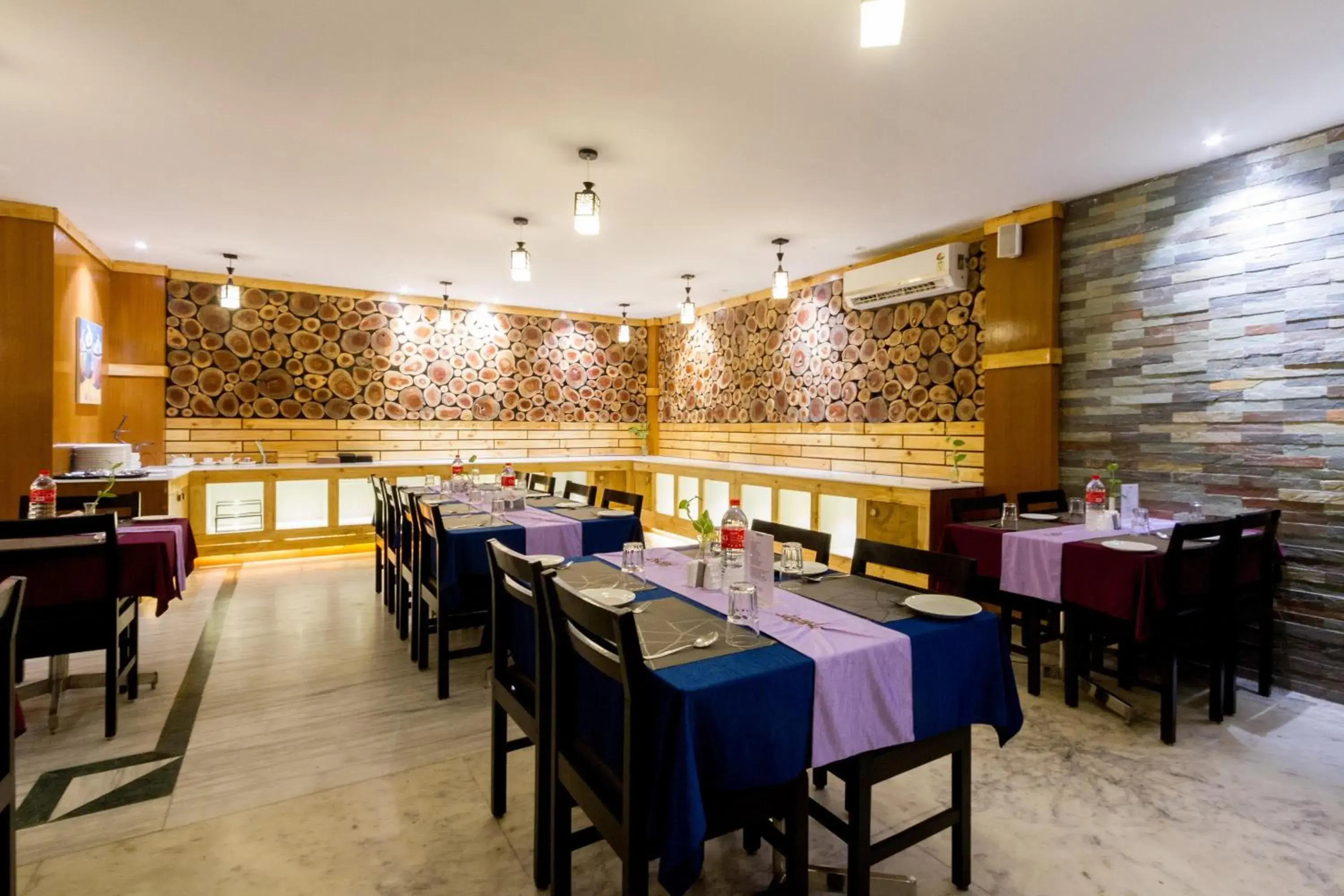 Restaurant/places to eat in Hotel Southern Residency- near to SIPCOT Restaurant/places to eat in Hotel Southern Residency- near to SIPCOT