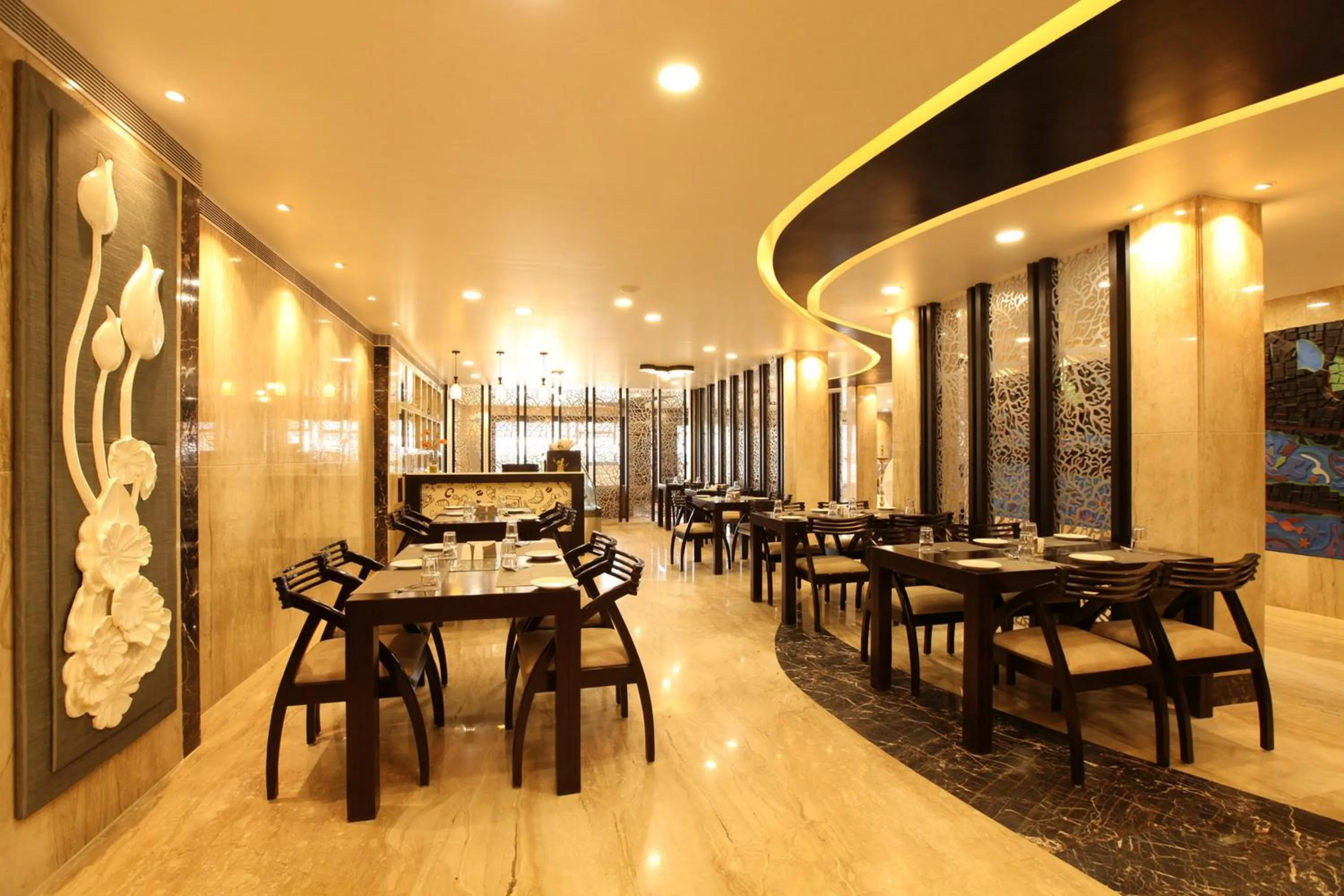 Restaurant/places to eat in Hotel Southern Residency- near to SIPCOT