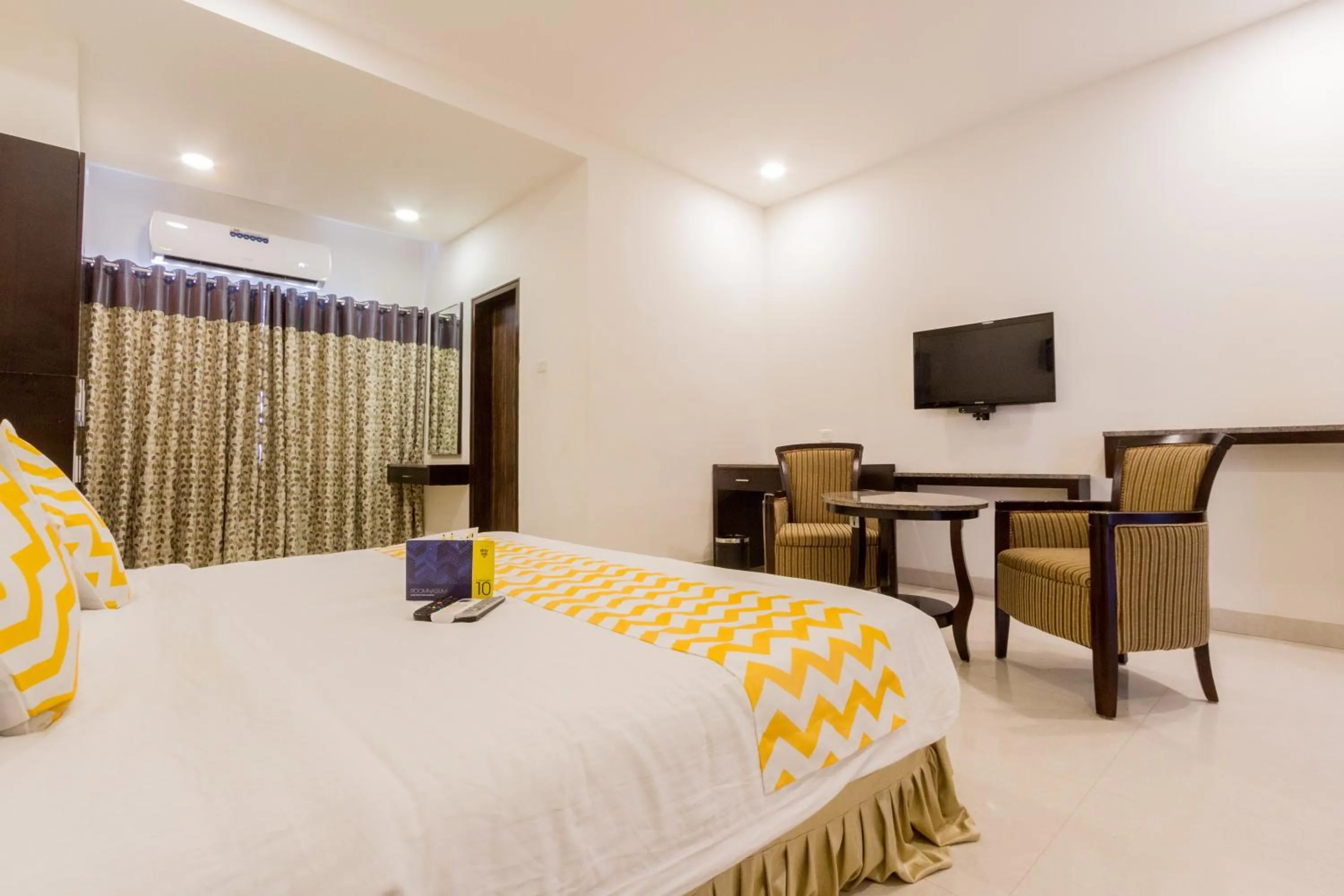 Bedroom, Bed in Hotel Southern Residency- near to SIPCOT