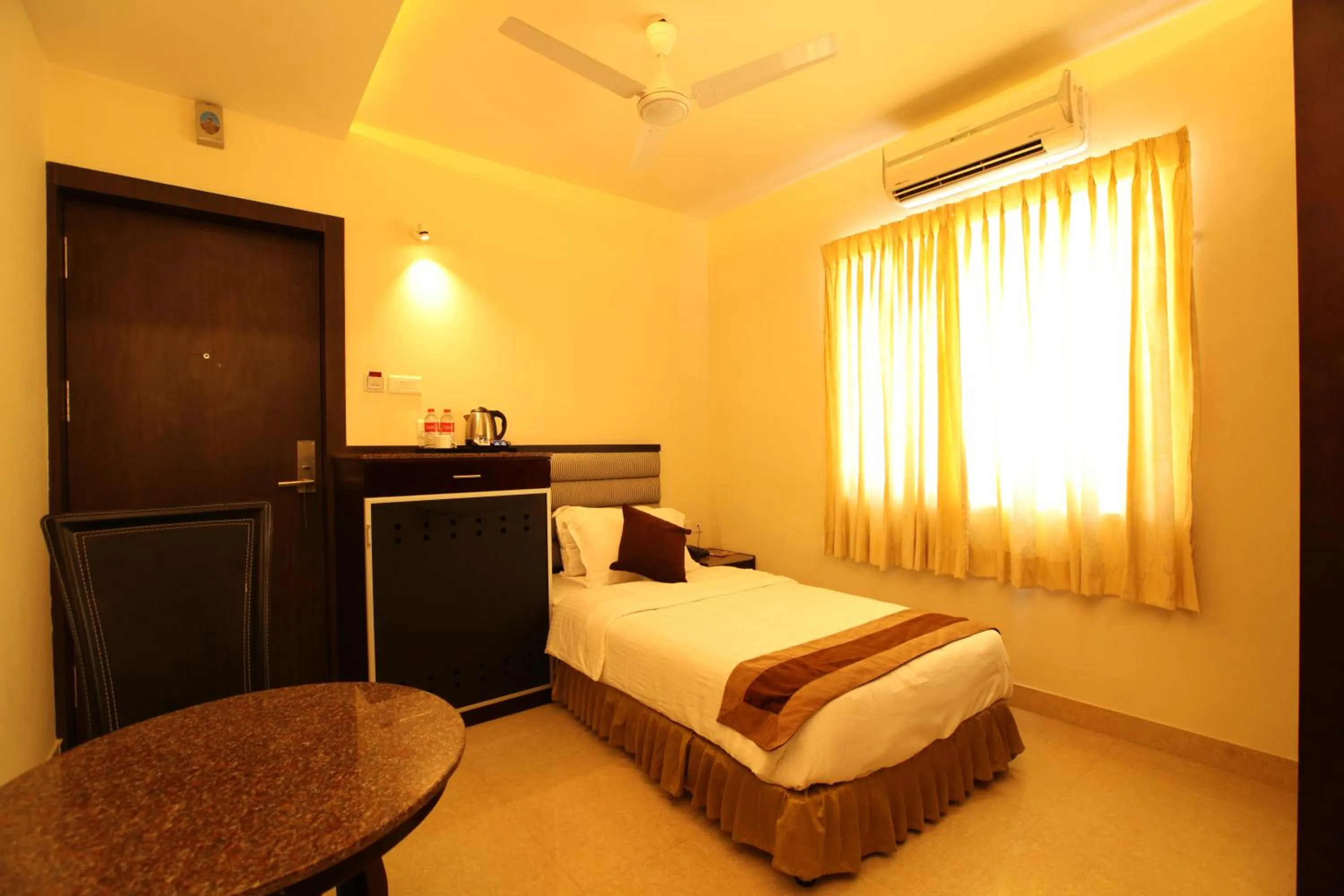 Bedroom, Bed in Hotel Southern Residency- near to SIPCOT