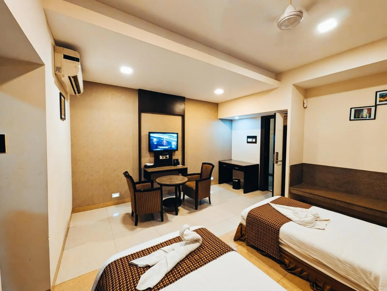 Bedroom, Bed in Hotel Southern Residency- near to SIPCOT