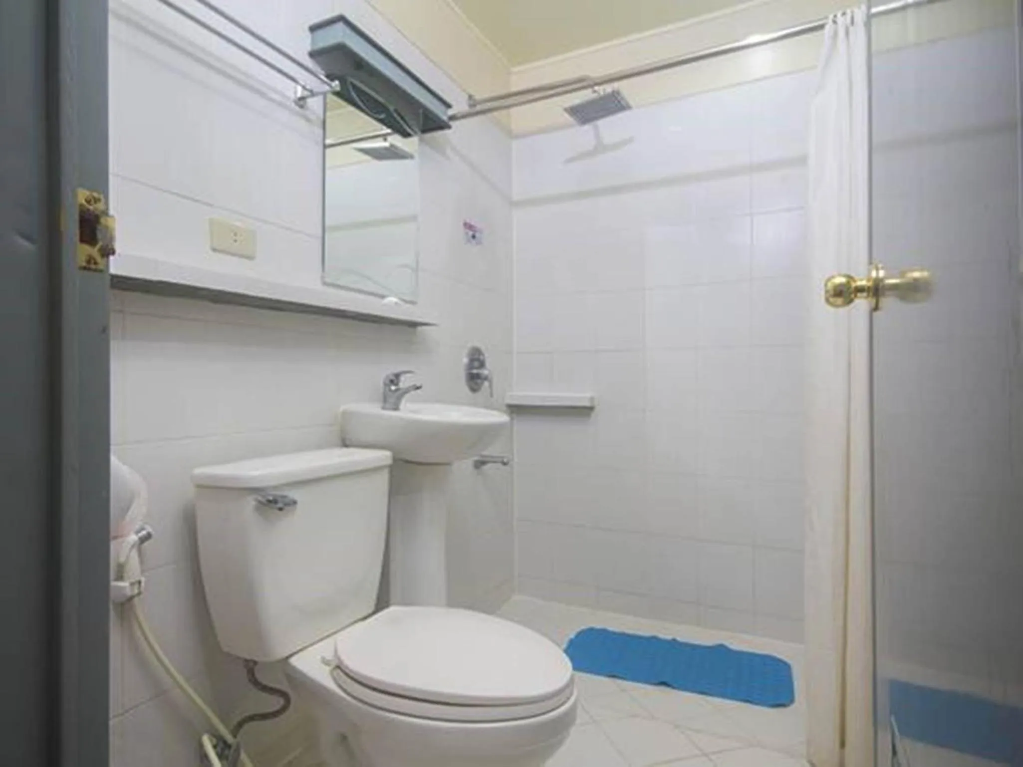 Shower in New Dawn Pensionne House