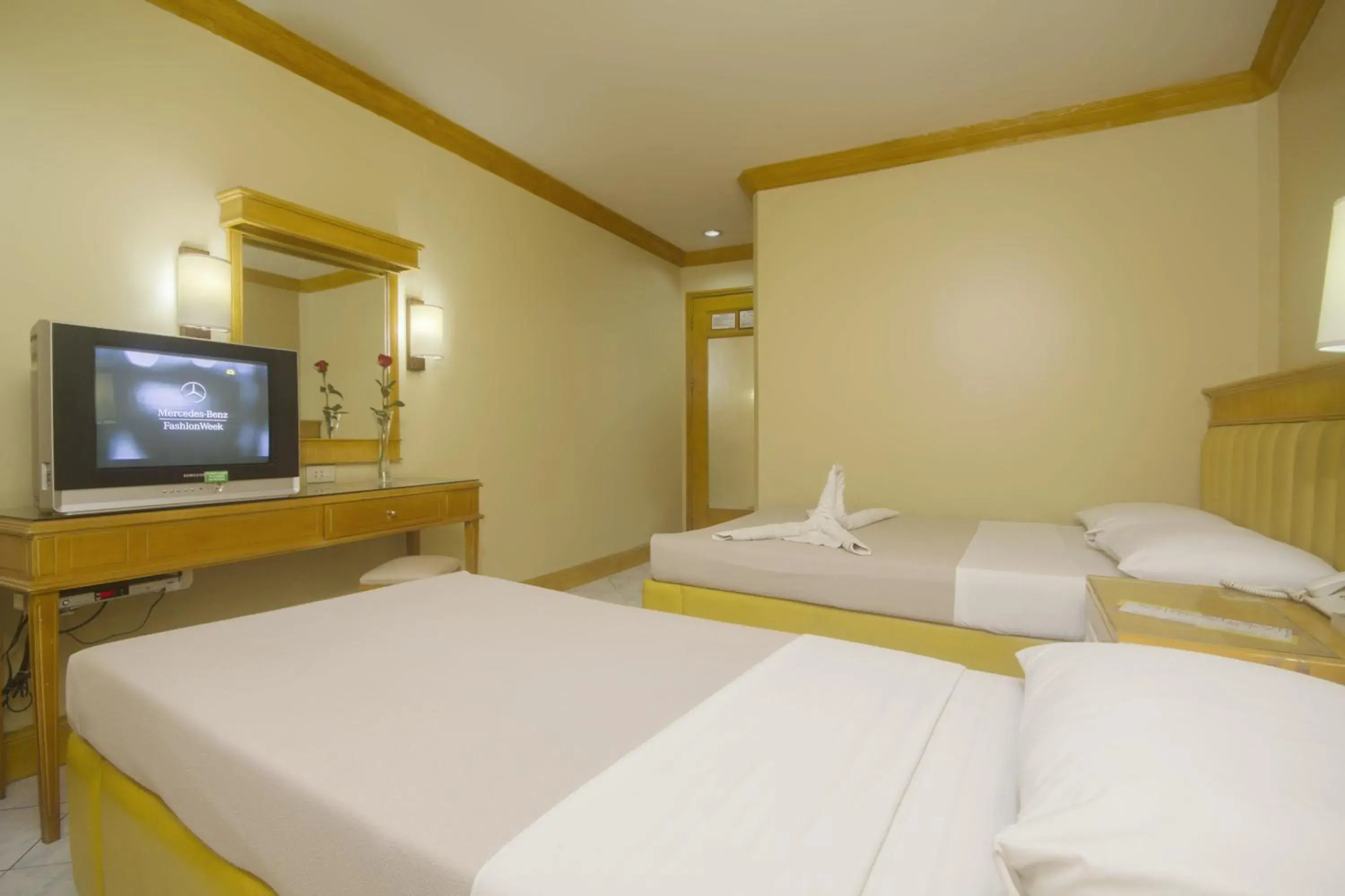 Bed in Nature's Pensionne House Bed in Nature's Pensionne House