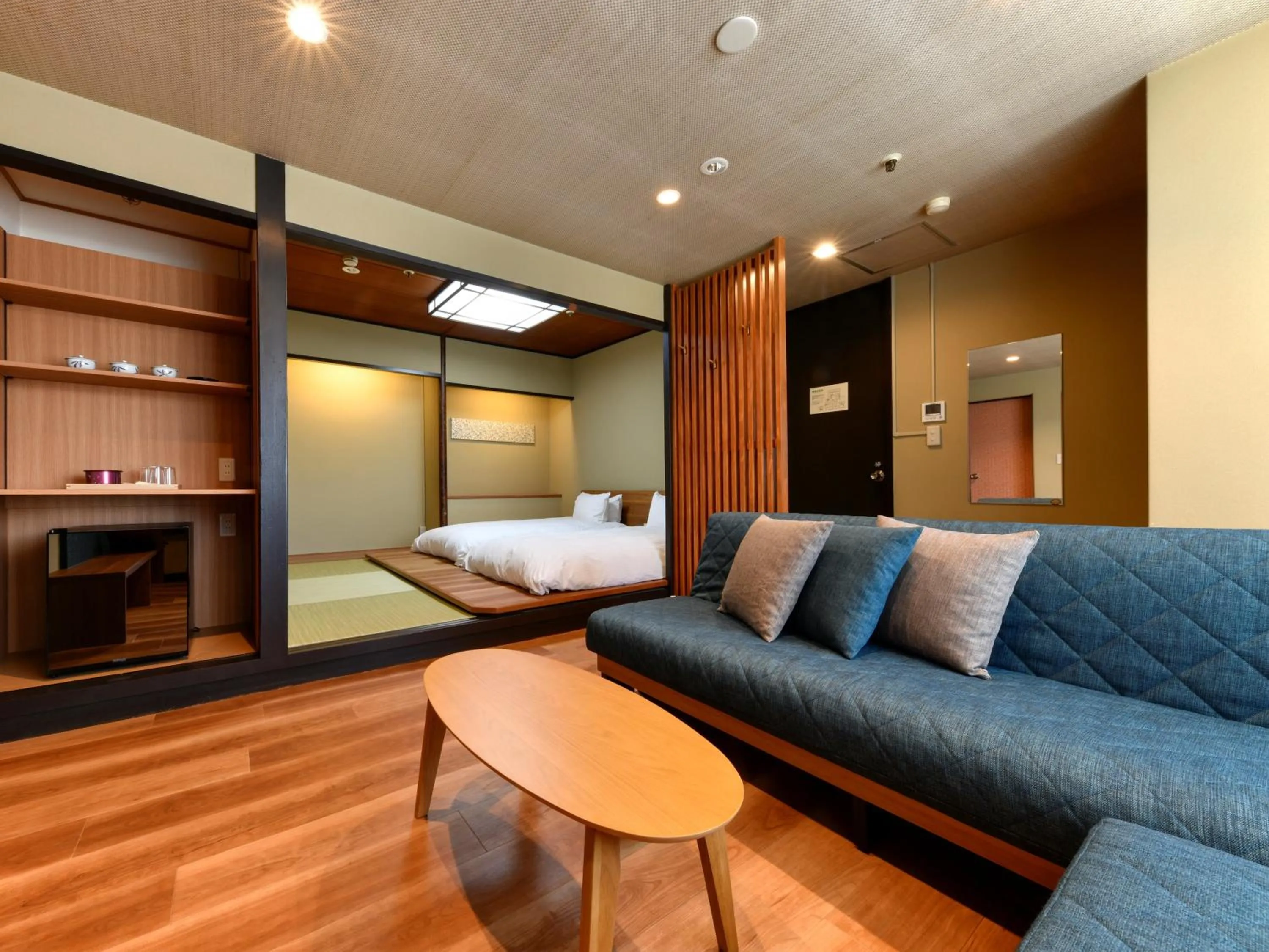 Photo of the whole room, Bed in jyozankei SHIKAnoYU