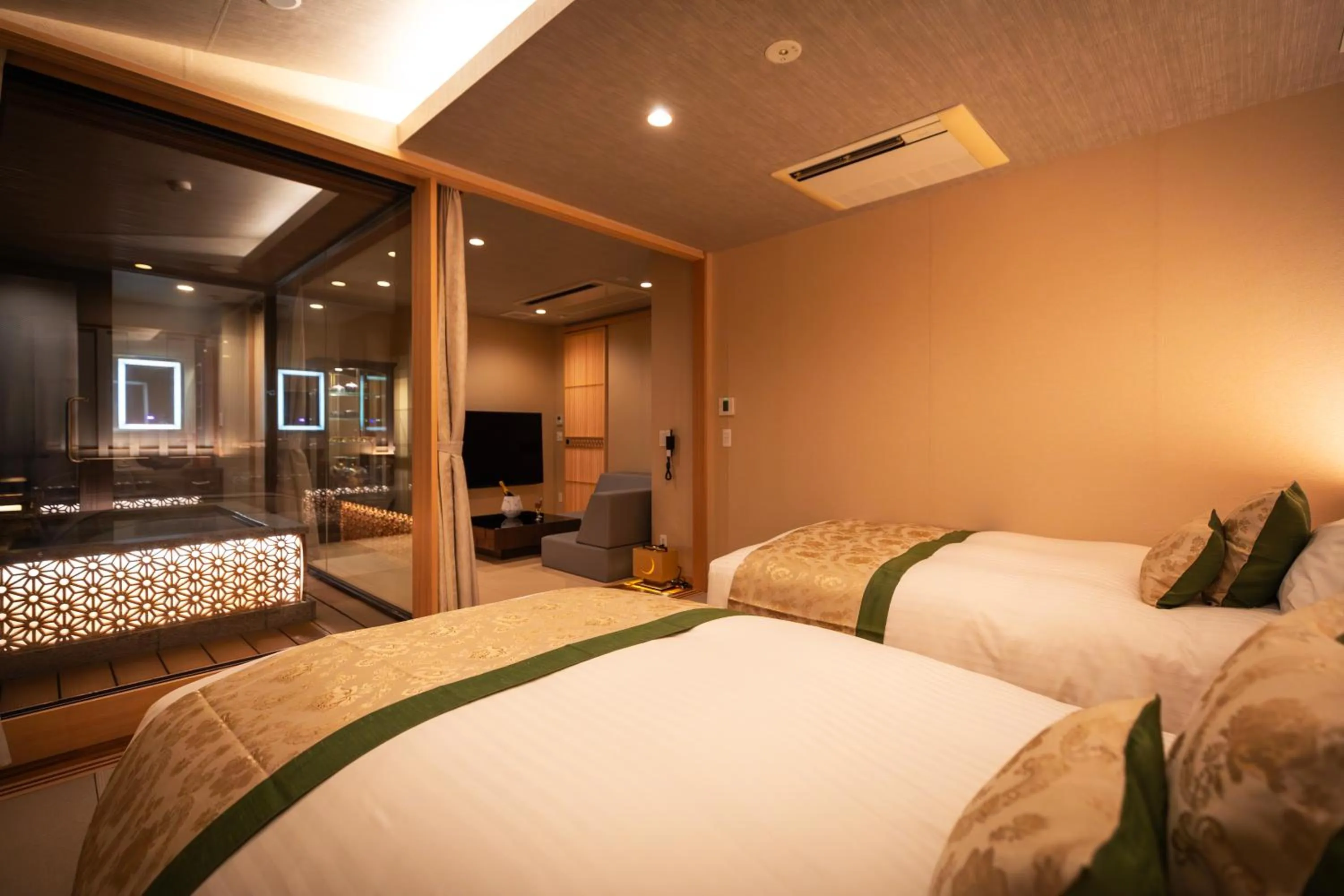 Bed in Hakone Kamon