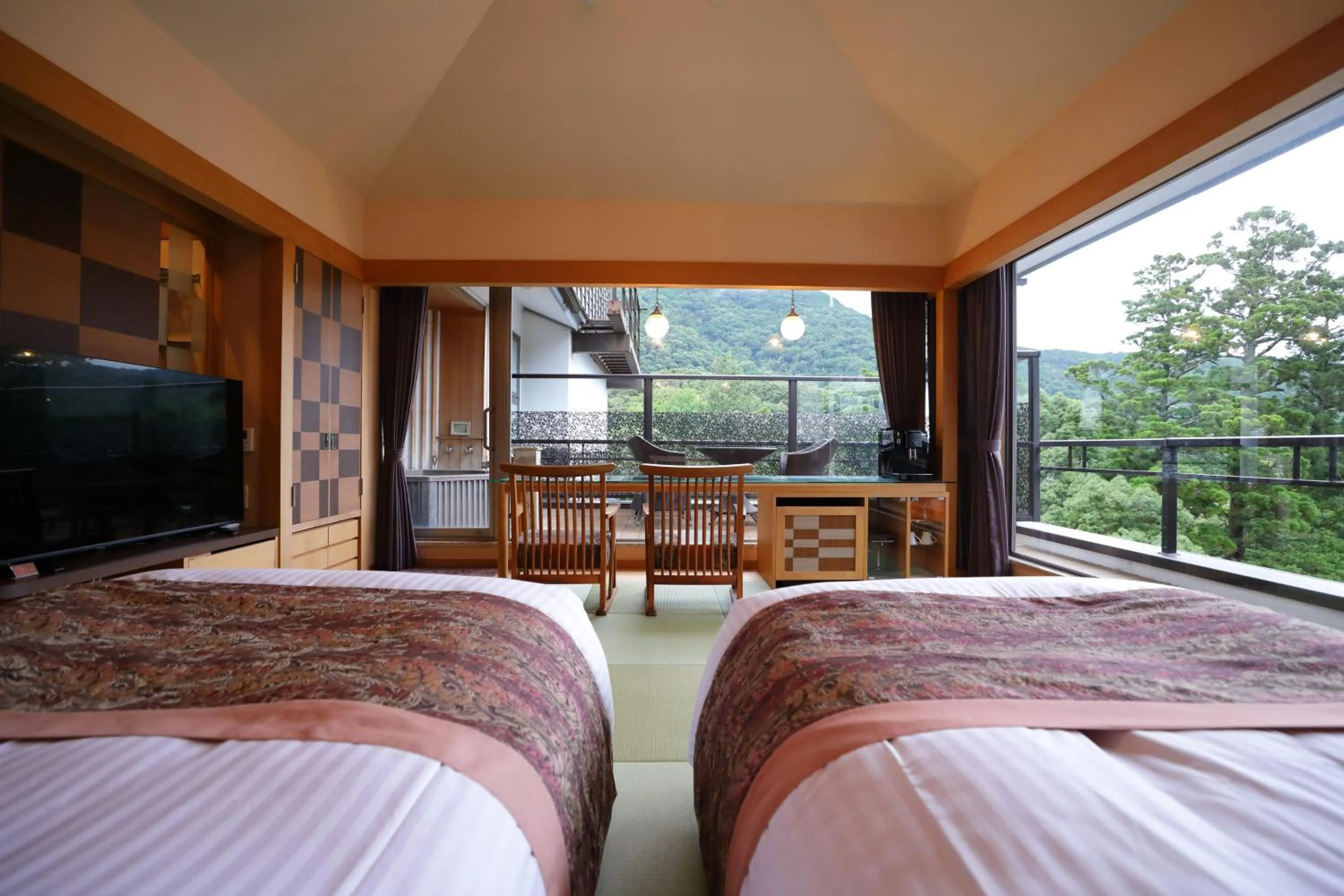 Bed in Hakone Kamon