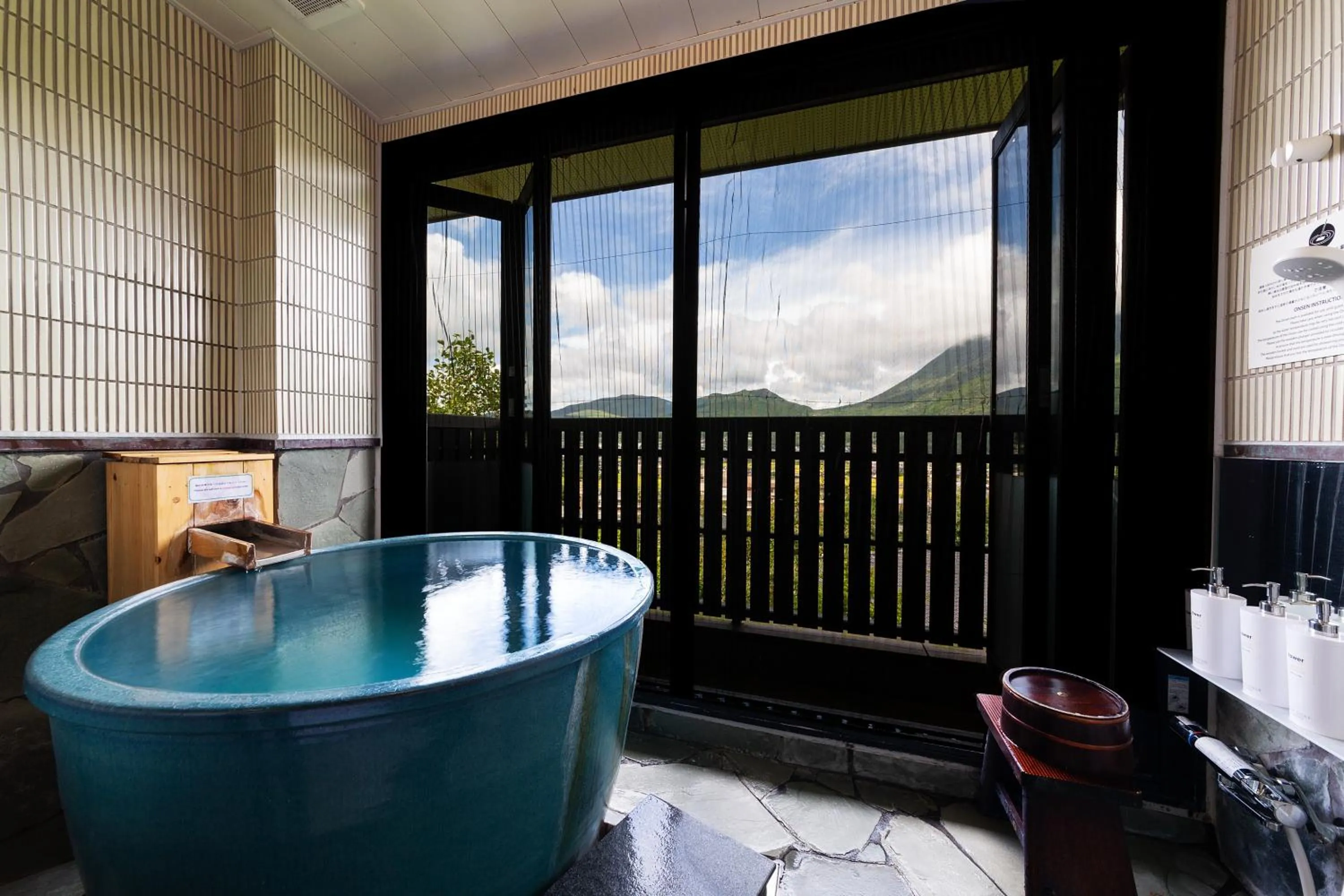 Bathroom in Yufudake Ichibo no Yado Kirara