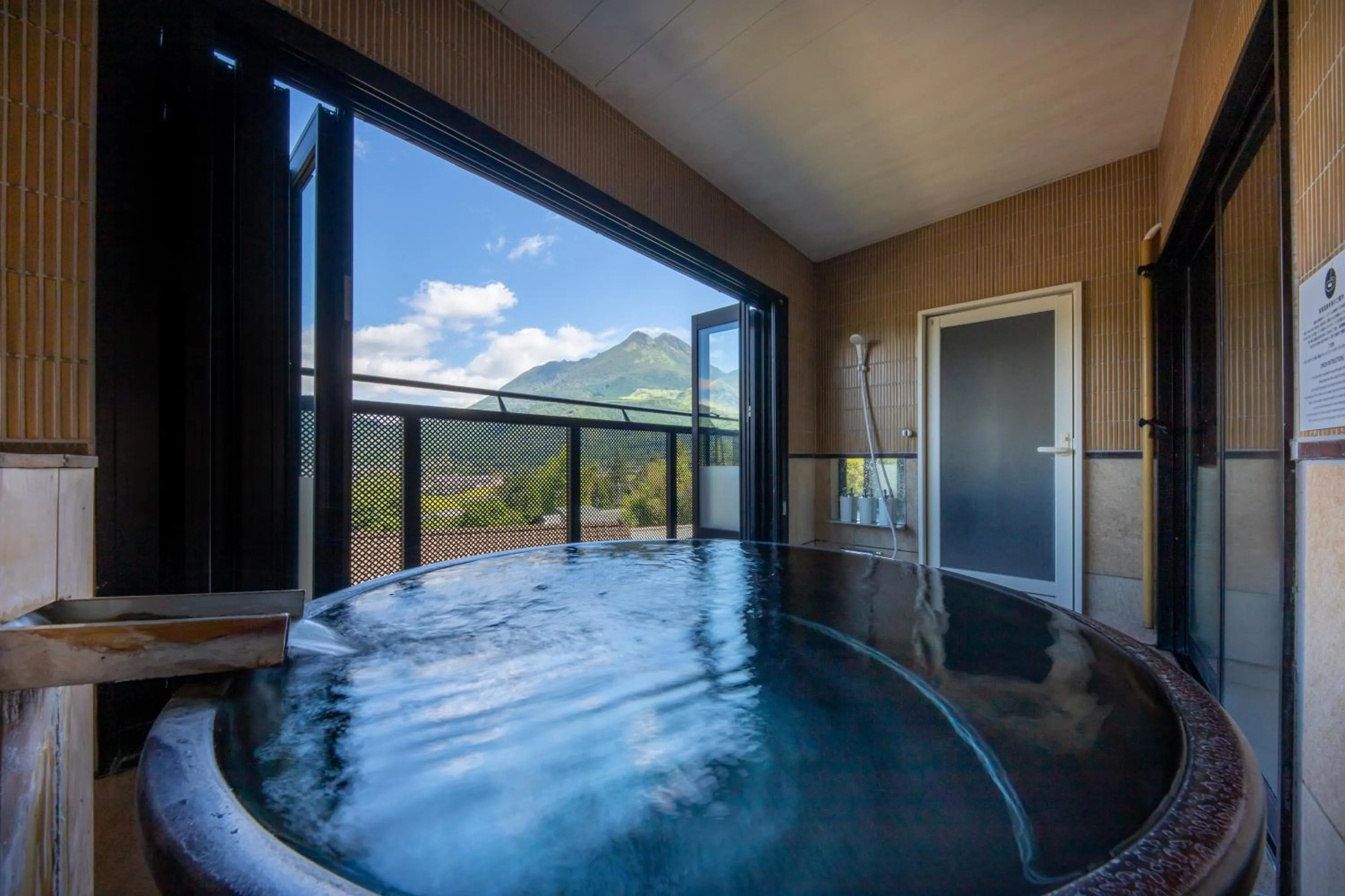 Bathroom in Yufudake Ichibo no Yado Kirara