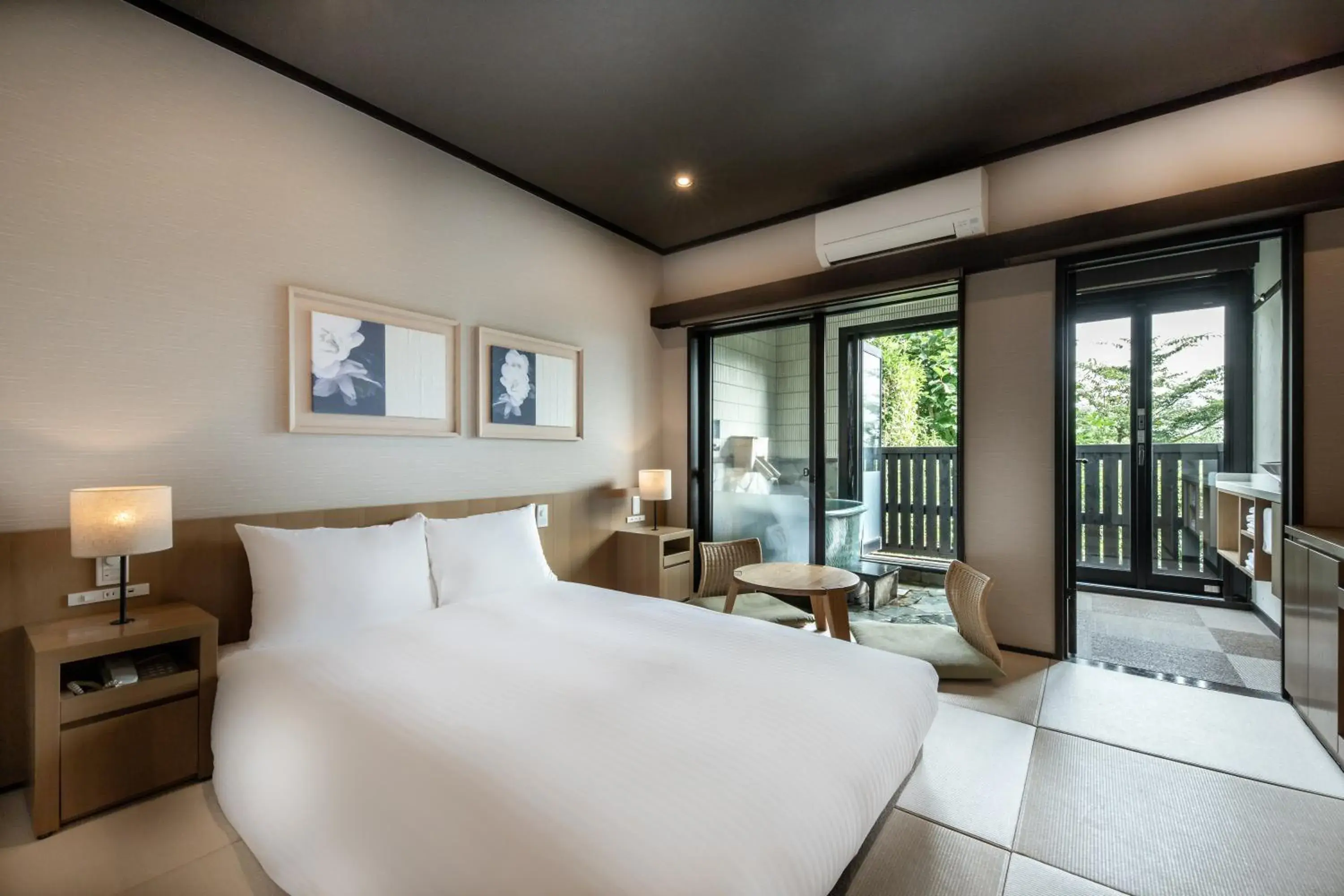 Standard Double Room with Tatami Area with Semi Open-Air Bath (25㎡) in Yufudake Ichibo no Yado Kirara Standard Double Room with Tatami Area with Semi Open-Air Bath (25㎡) in Yufudake Ichibo no Yado Kirara