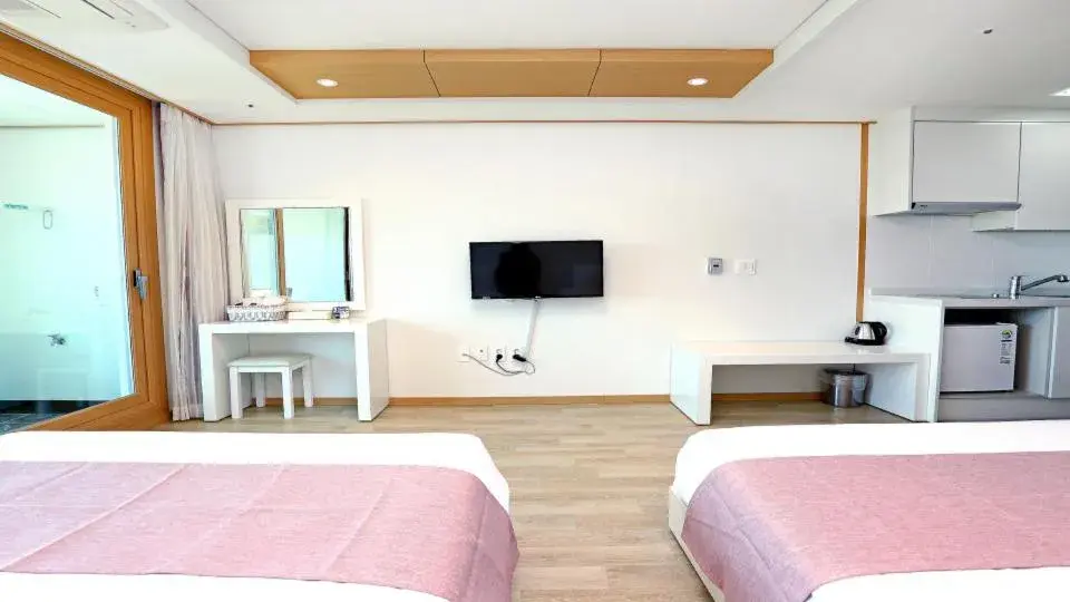 Twin Room with Sea View in Marine Port Resort Twin Room with Sea View in Marine Port Resort