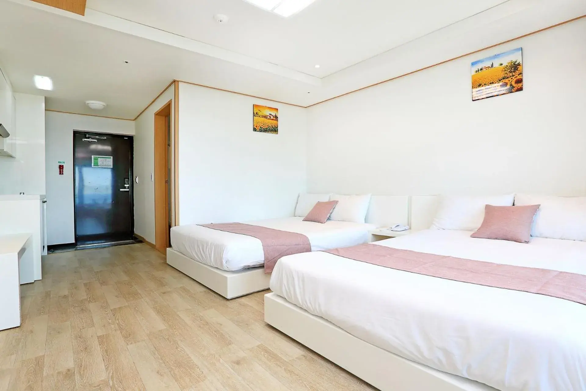Twin Room with Sea View in Marine Port Resort Twin Room with Sea View in Marine Port Resort