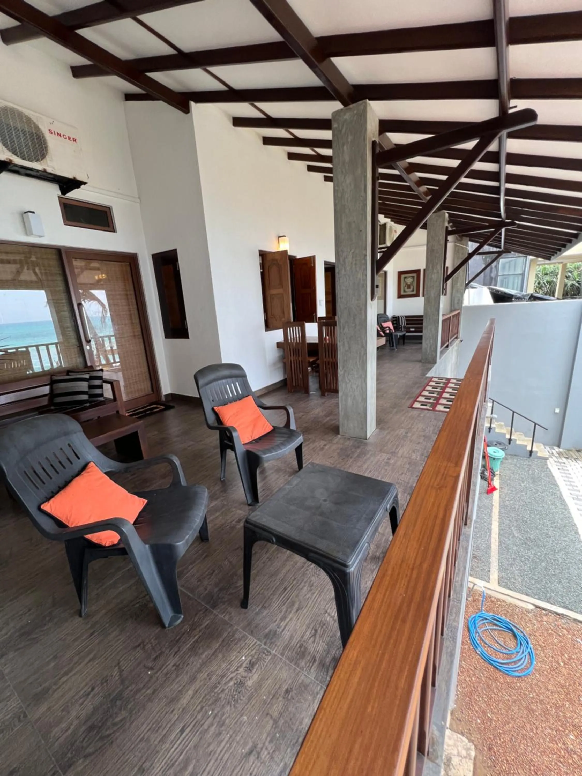 Hikka Beach Flat