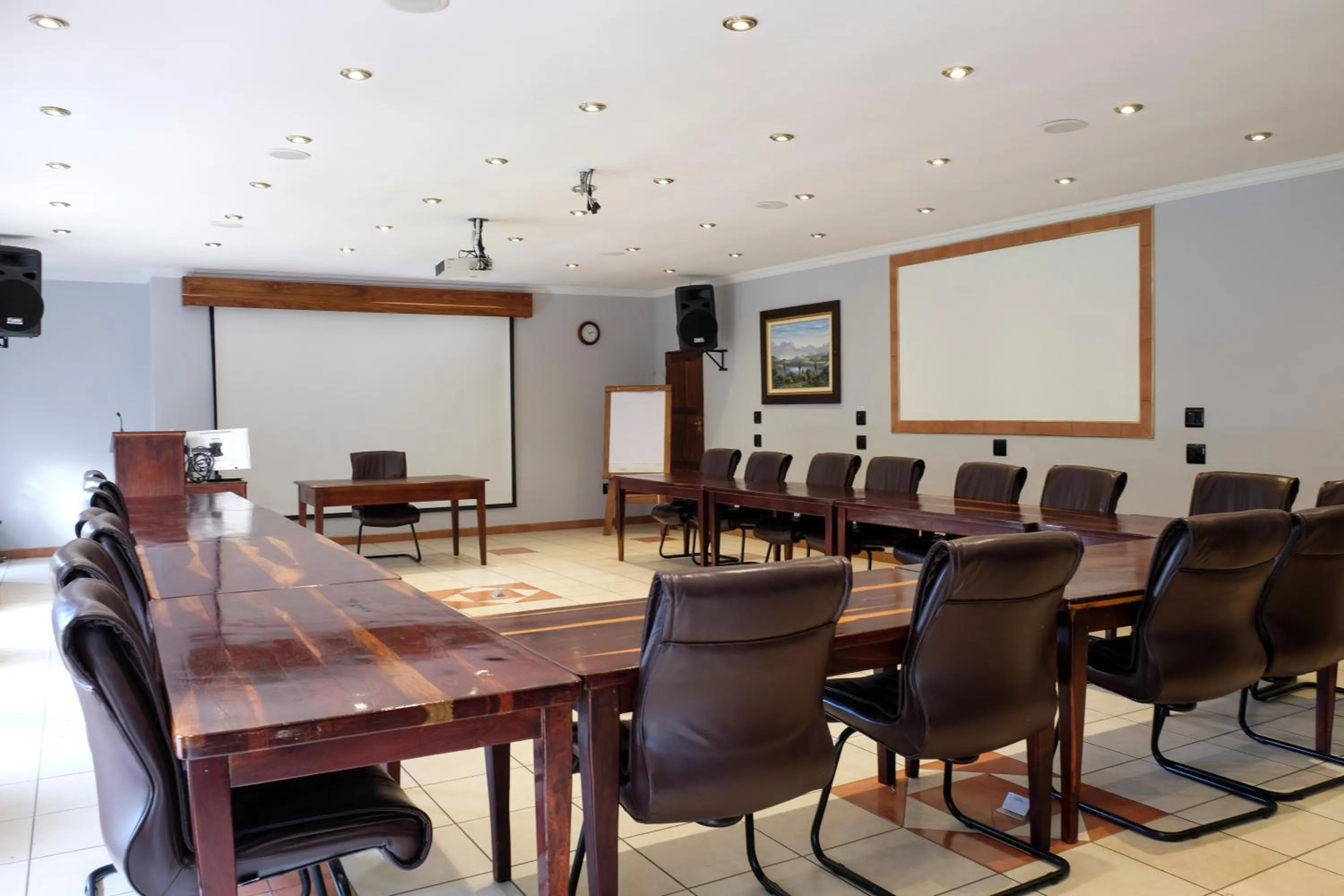 Area and facilities in Waterkloof Guest House