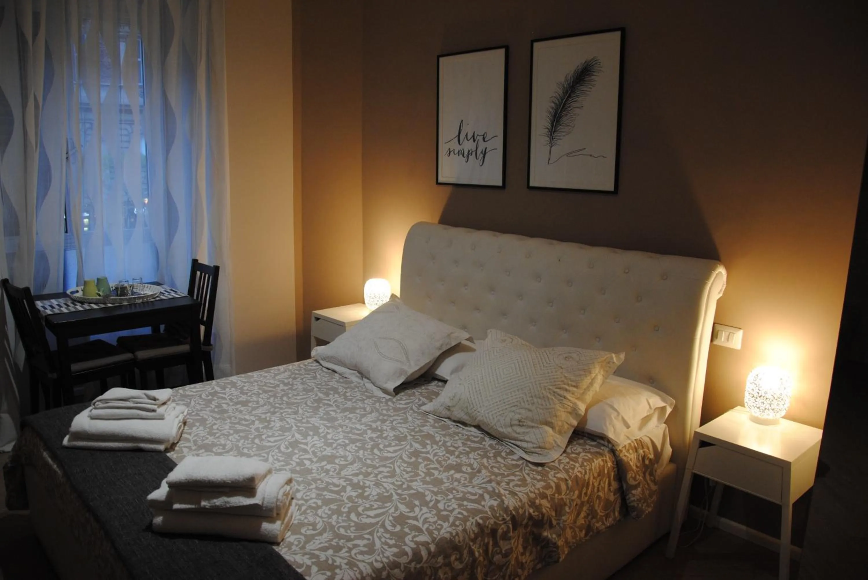 Photo of the whole room, Bed in Vatican Leone IV