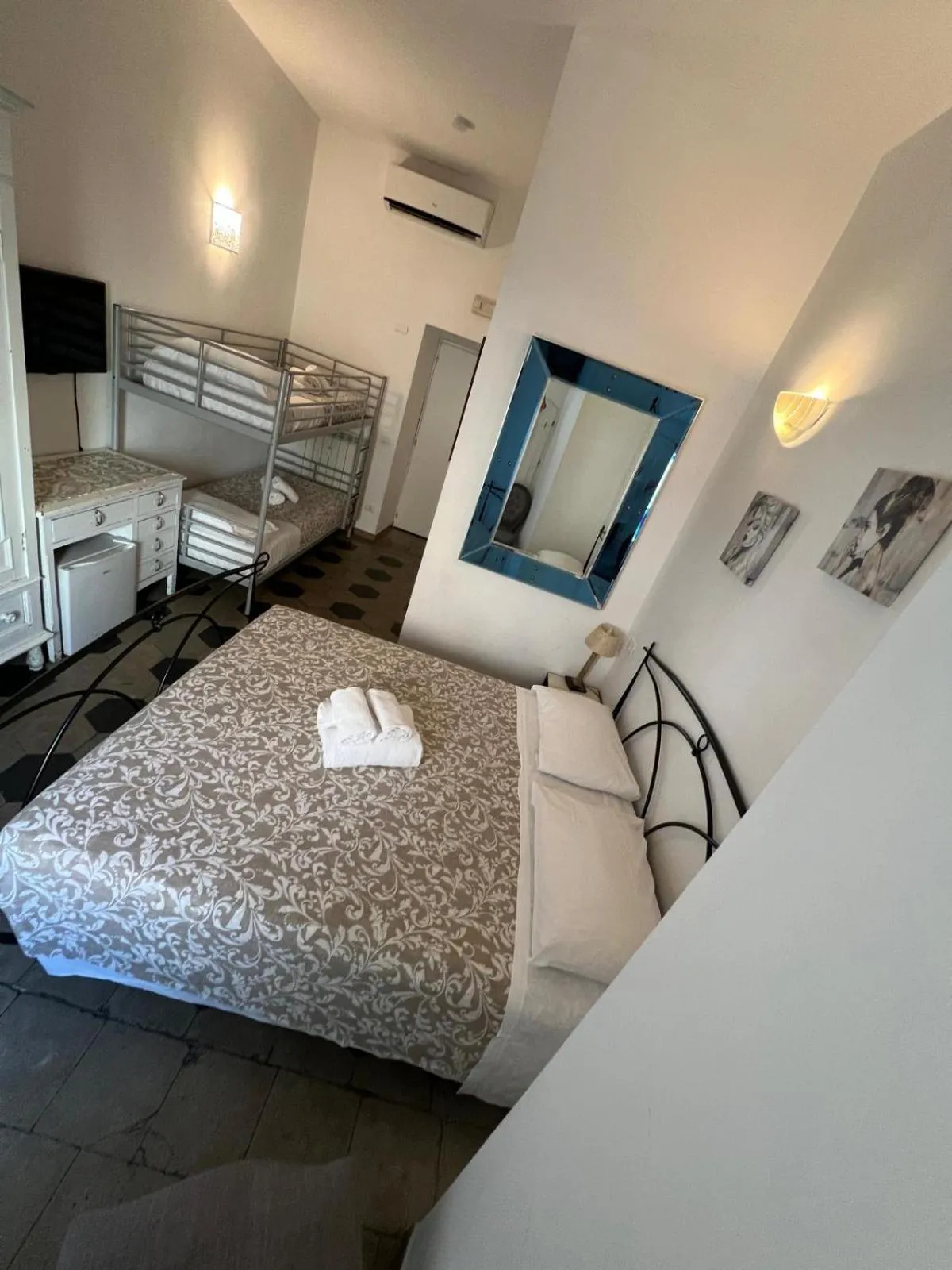 Bedroom, Bed in Vatican Leone IV