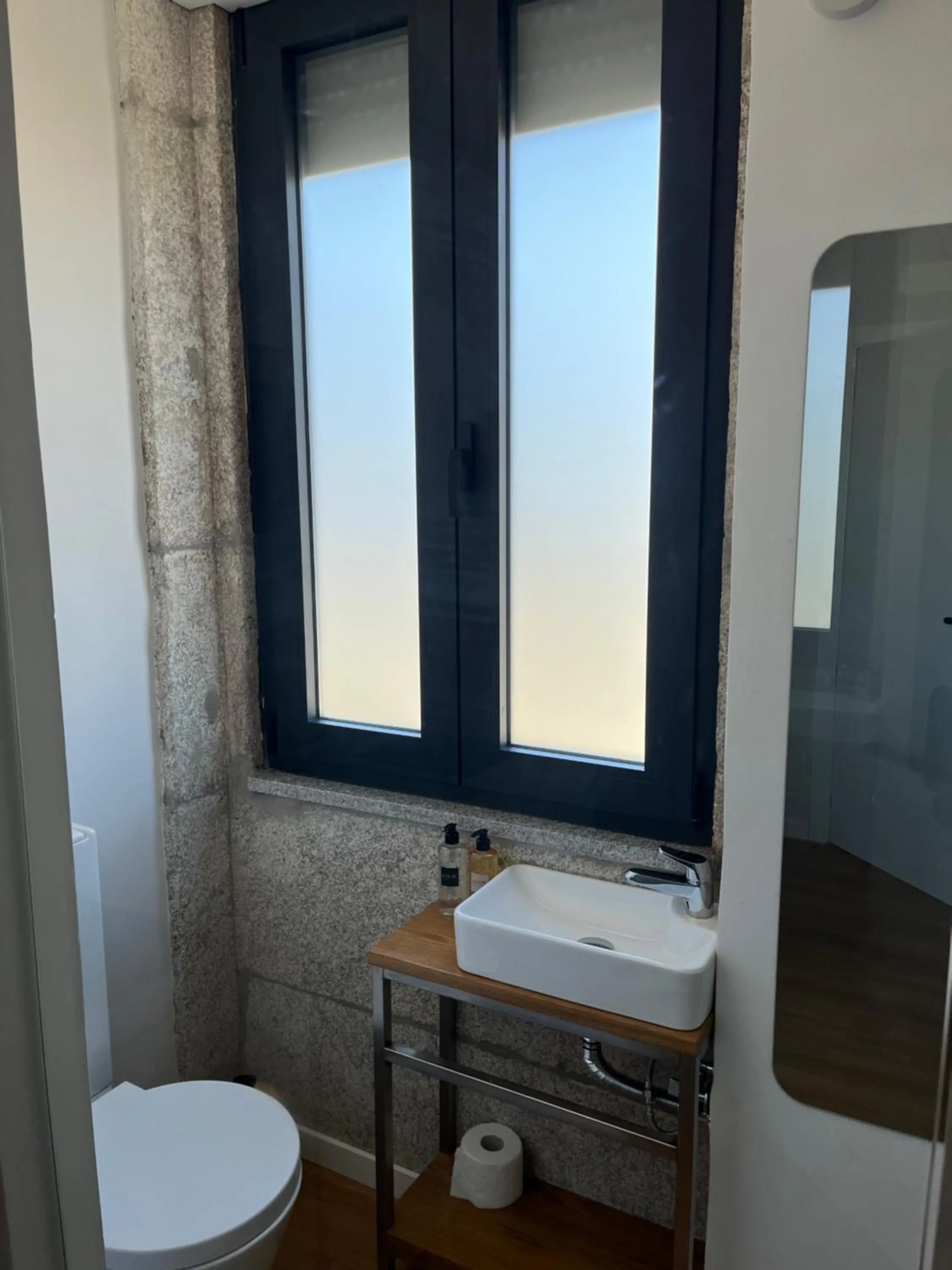 Toilet in Ameixial Suites