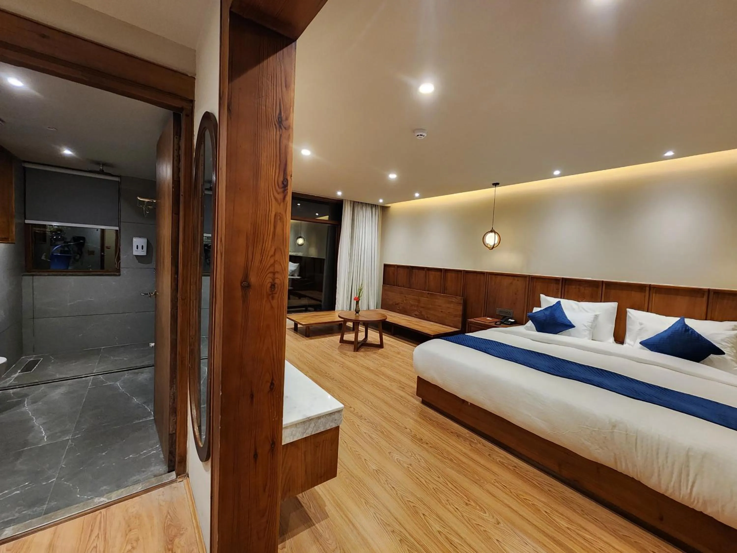 Shower in Hotel Ladakh Heights