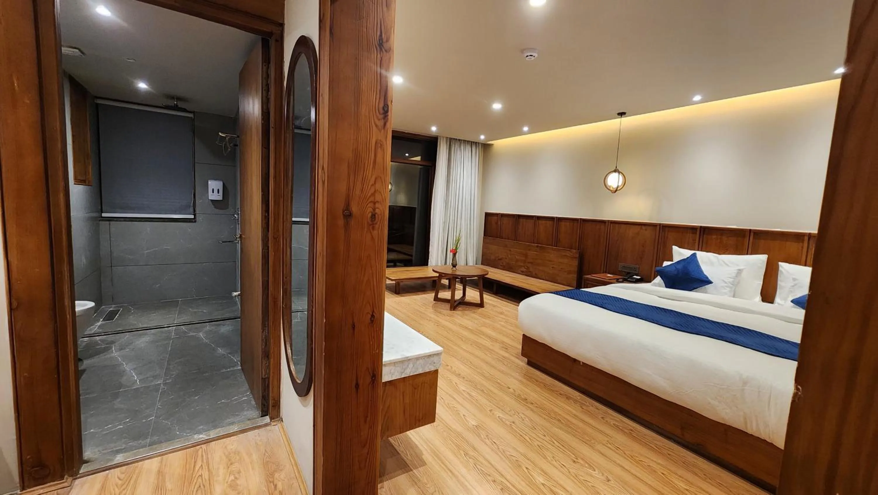 Shower in Hotel Ladakh Heights