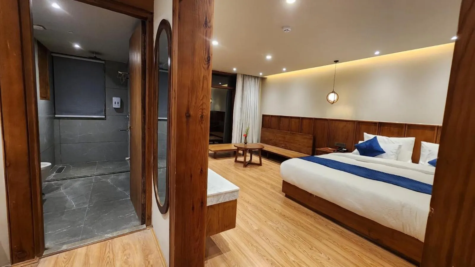 Shower in Hotel Ladakh Heights