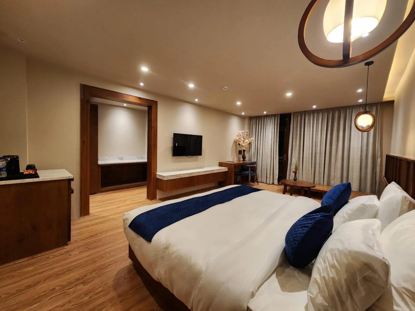 Communal lounge/ TV room in Hotel Ladakh Heights