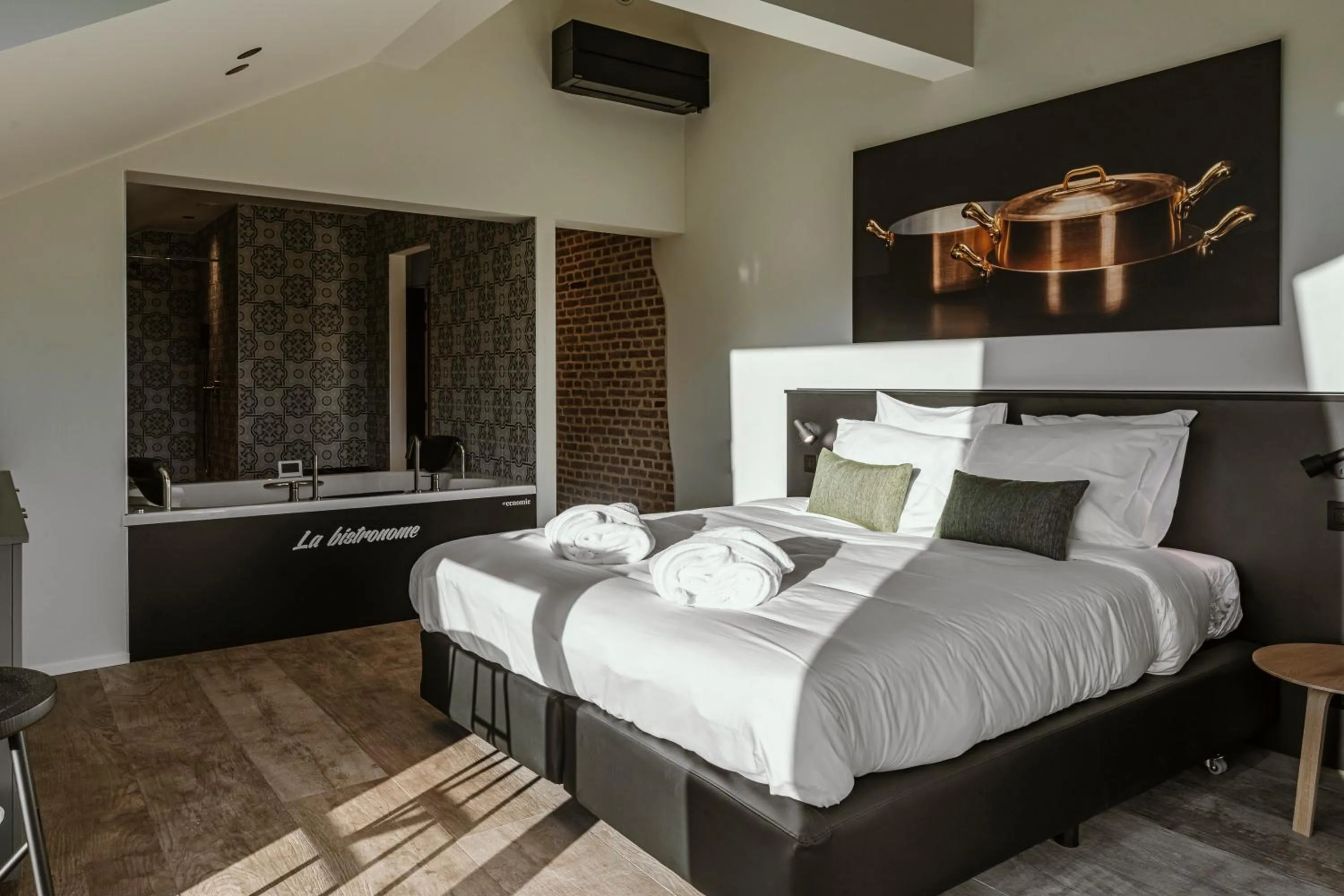 Photo of the whole room, Bed in CC Nomie Hôtel Restaurant