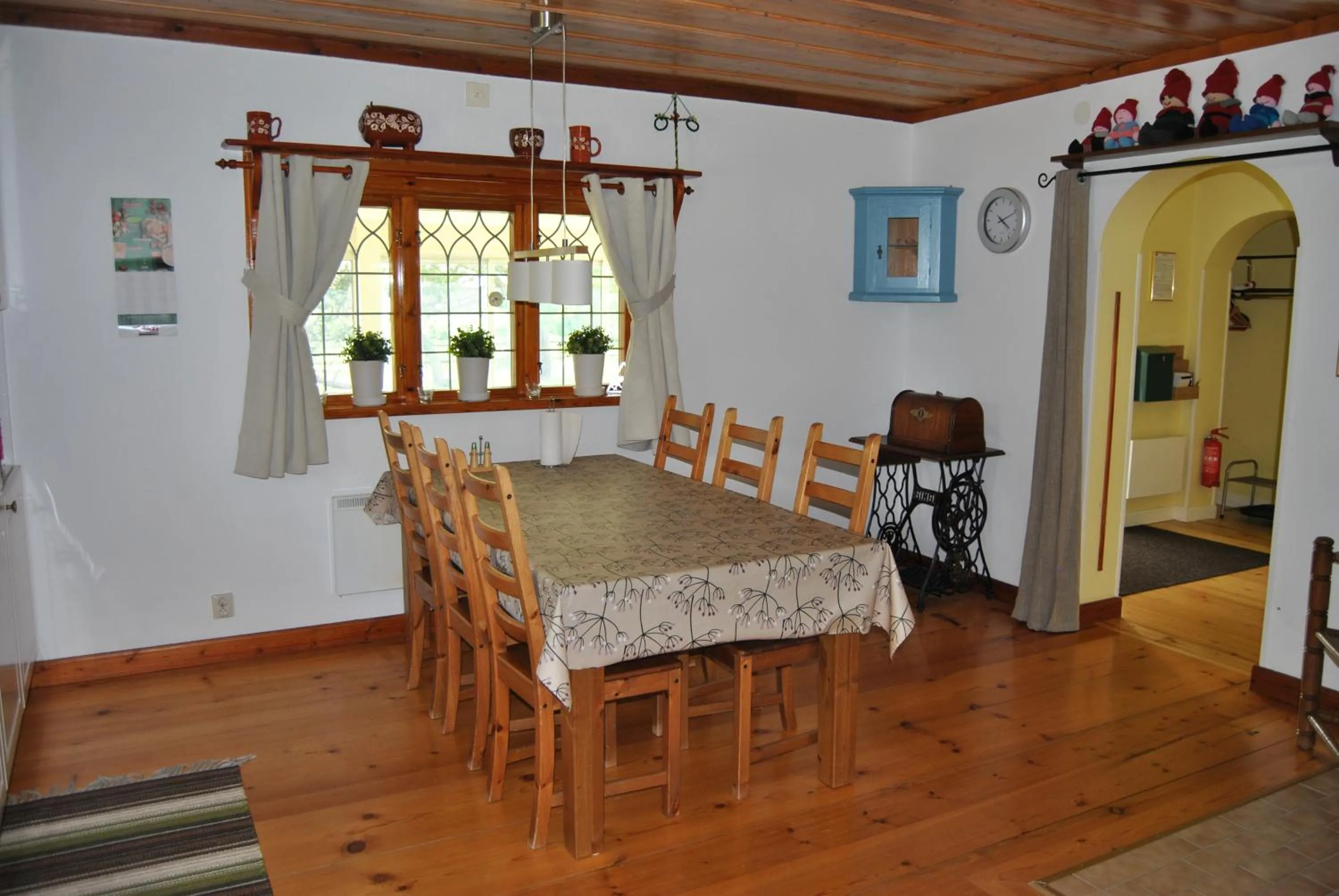 Dining area in Orsastuguthyrning-Hansjö