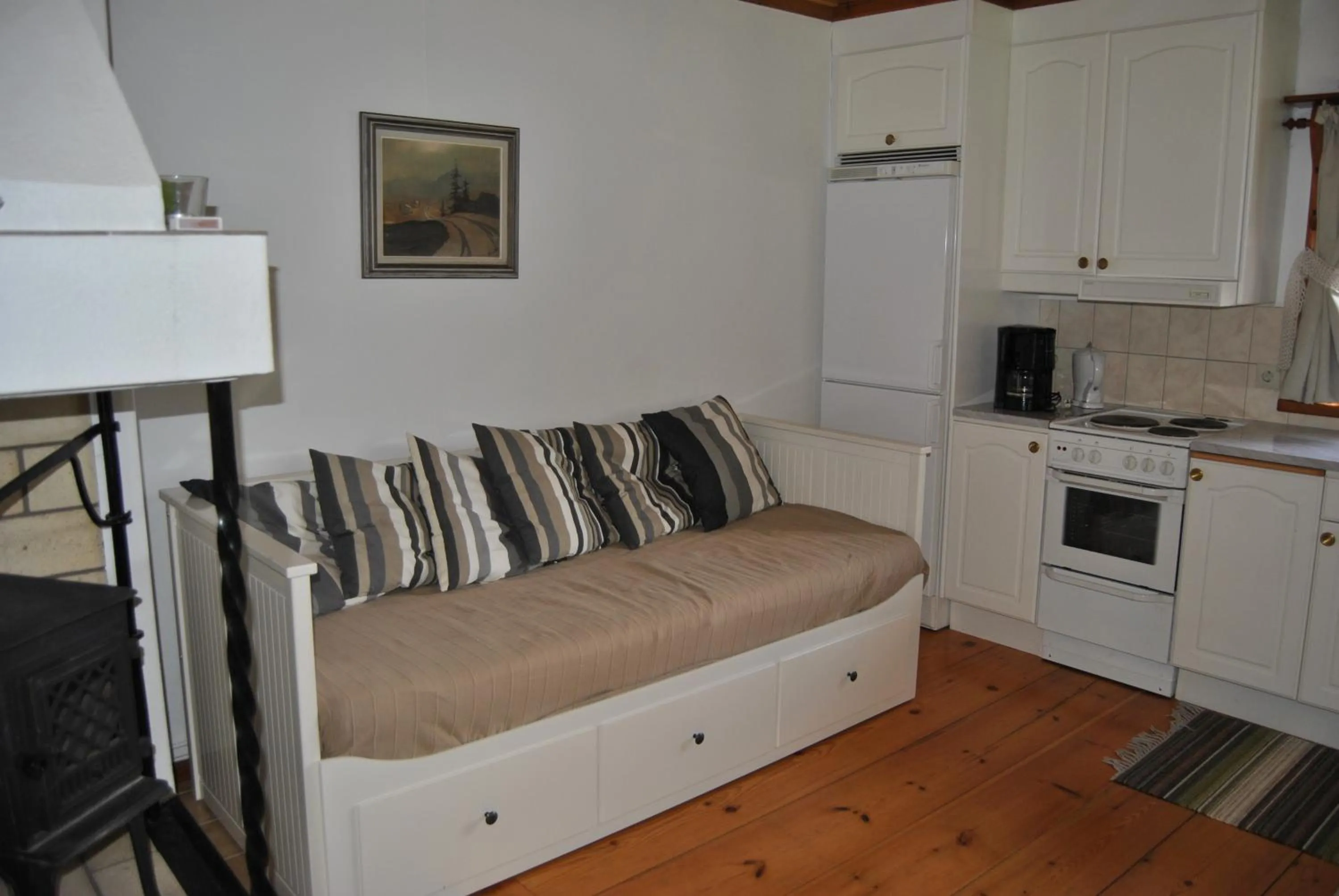 Kitchen or kitchenette in Orsastuguthyrning-Hansjö