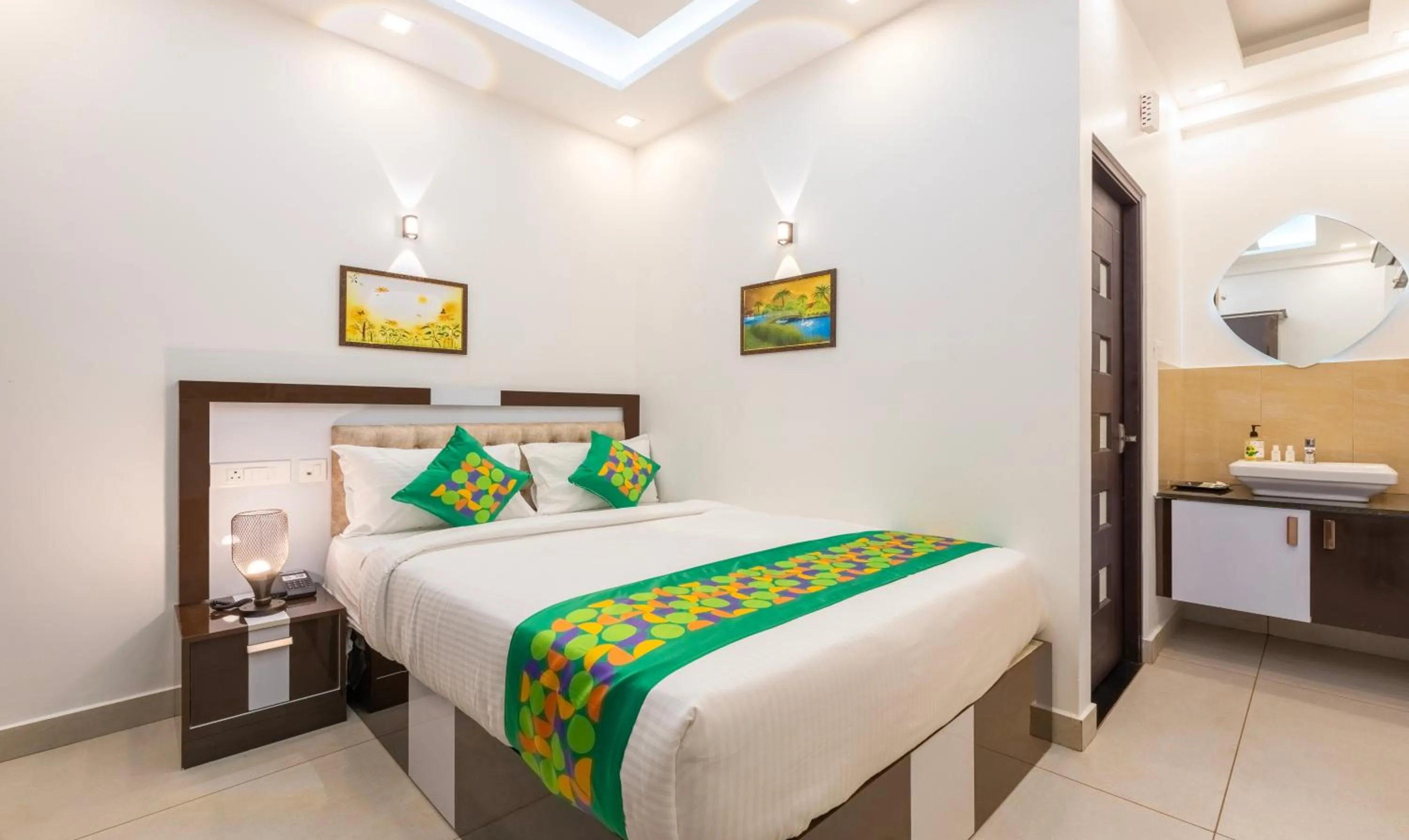 Bedroom, Bed in Treebo Premium Cochin Airport, 5 min From Cochin Airport