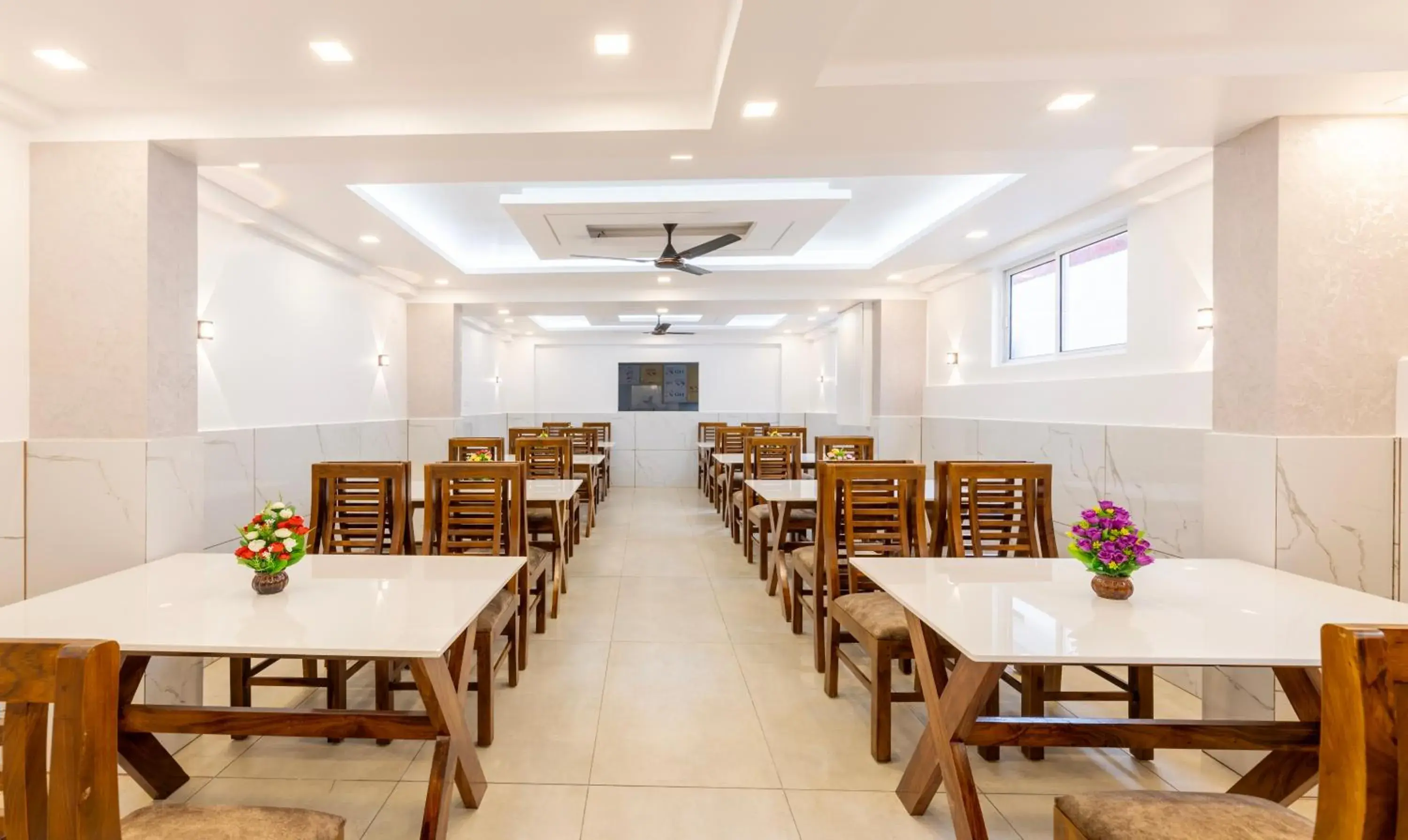 Restaurant/places to eat in Treebo Premium Cochin Airport, 5 min From Cochin Airport Restaurant/places to eat in Treebo Premium Cochin Airport, 5 min From Cochin Airport