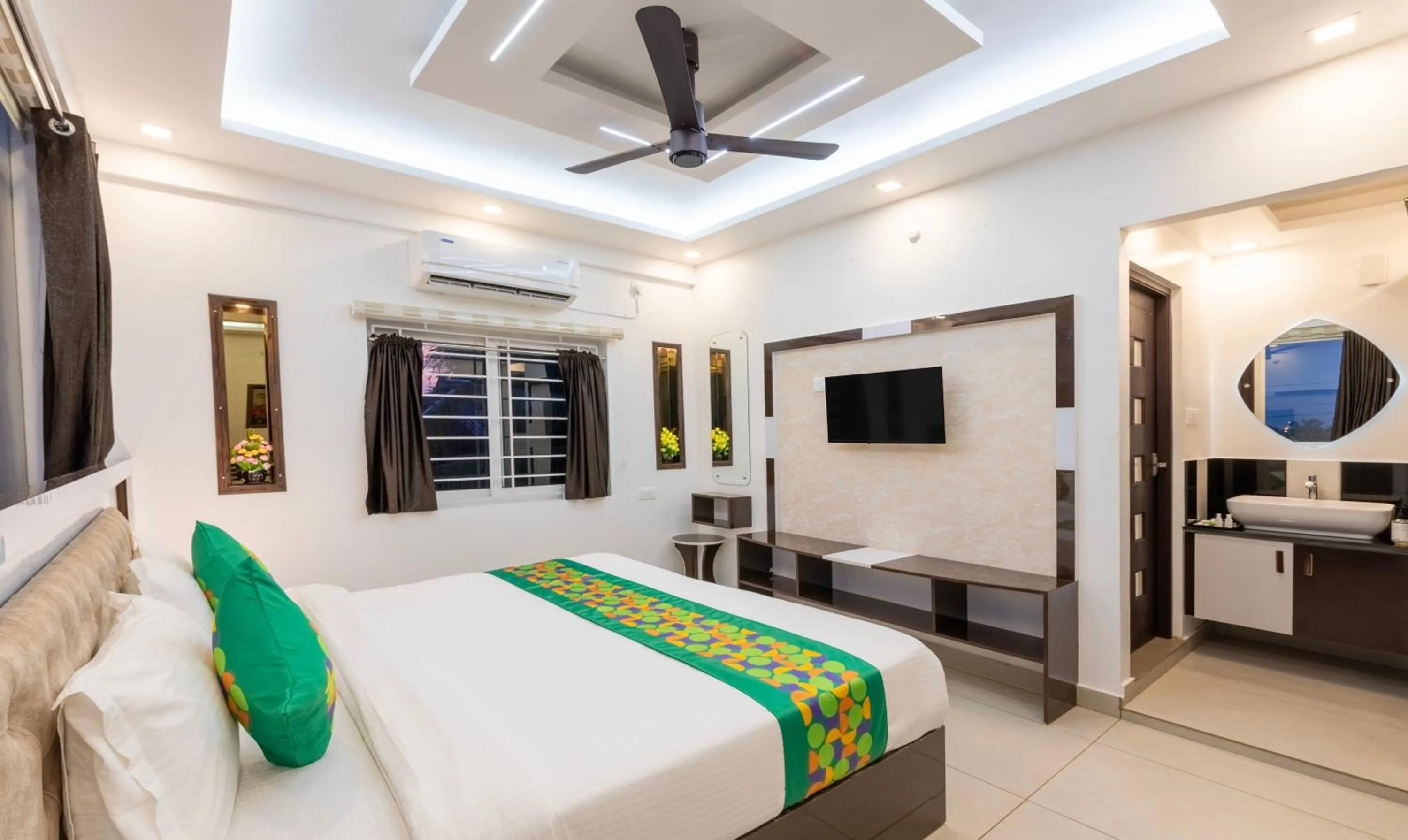 Bedroom, Bed in Treebo Premium Cochin Airport, 5 min From Cochin Airport
