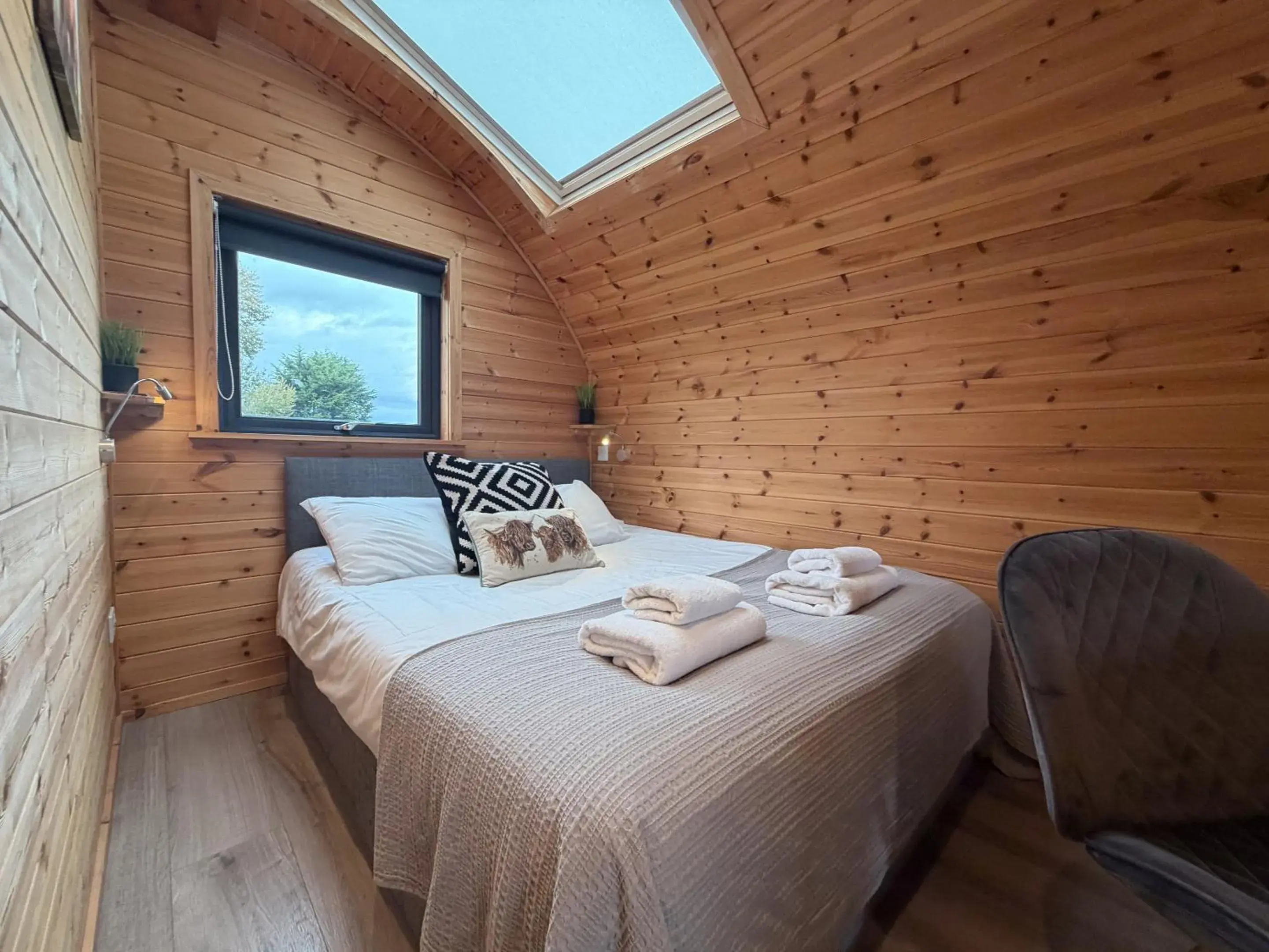 Bedroom, Bed in The Firs Country Park Bedroom, Bed in The Firs Country Park