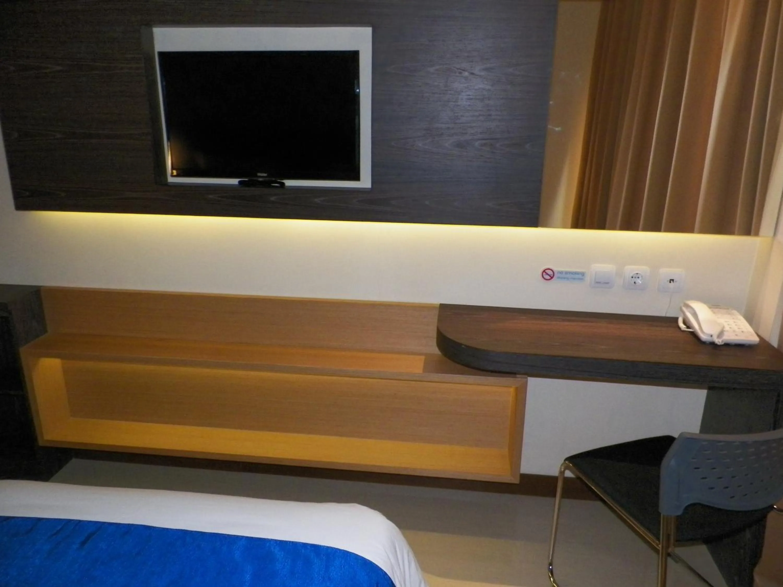 TV and multimedia, Bed in Lunara Home Living by Daphna Management