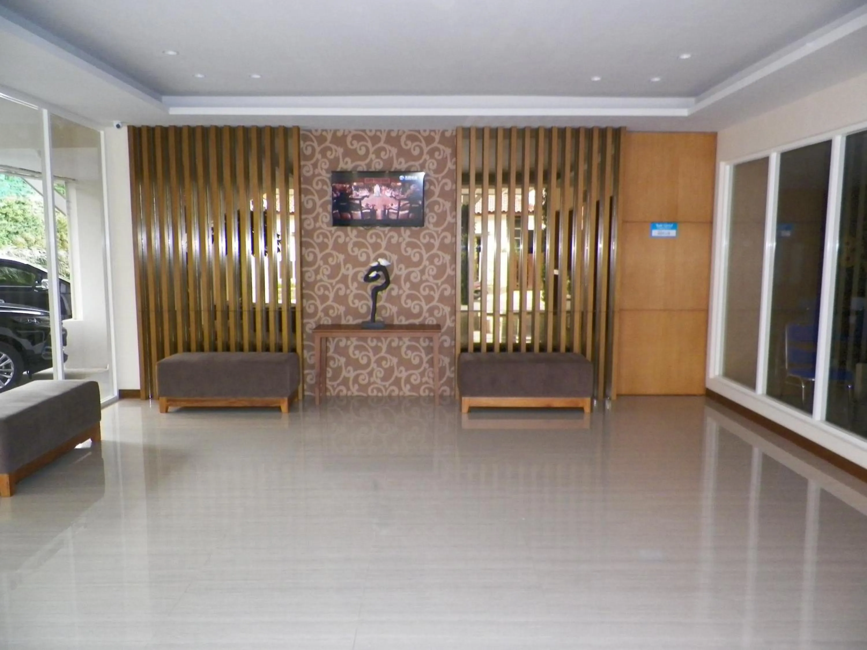 Lobby or reception in Lunara Home Living by Daphna Management