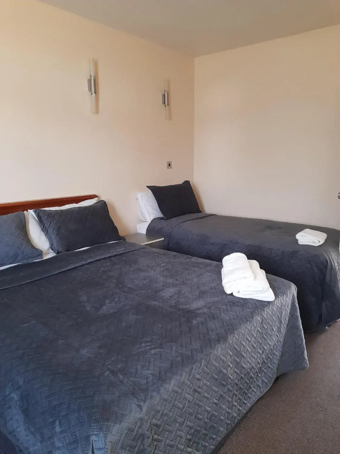 Standard Twin Room - single occupancy in Osterley Park Group Ltd Osterley Park Hotel Standard Twin Room - single occupancy in Osterley Park Group Ltd Osterley Park Hotel