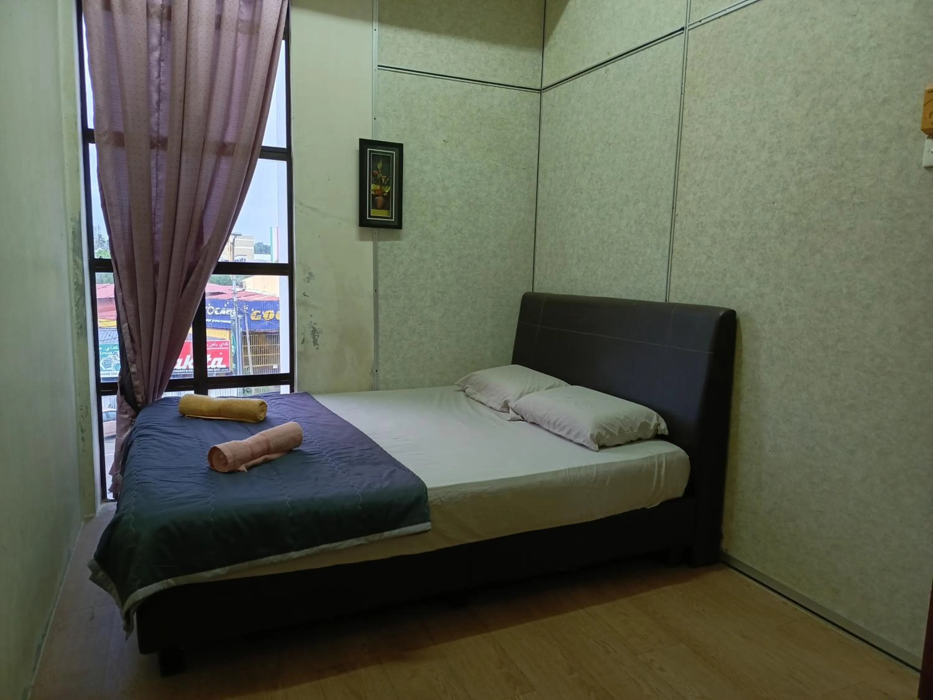 Queen Room in Hotel Bajet Gaya Warisan
