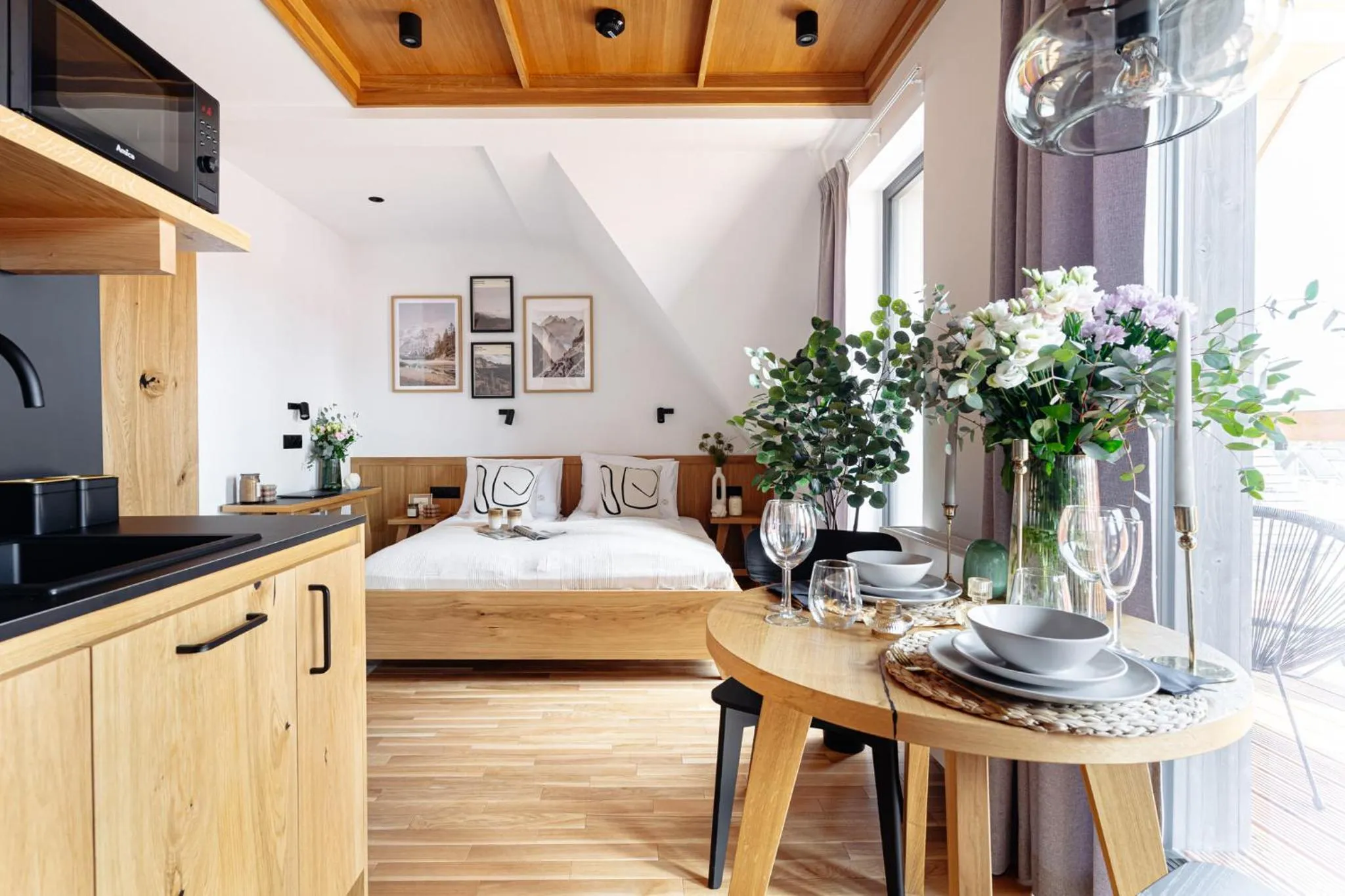 Bed in White Hills - LoftAffair Spa Collection