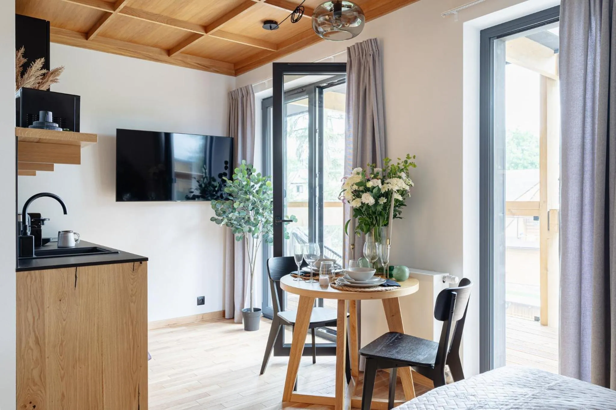 Bed in White Hills - LoftAffair Spa Collection