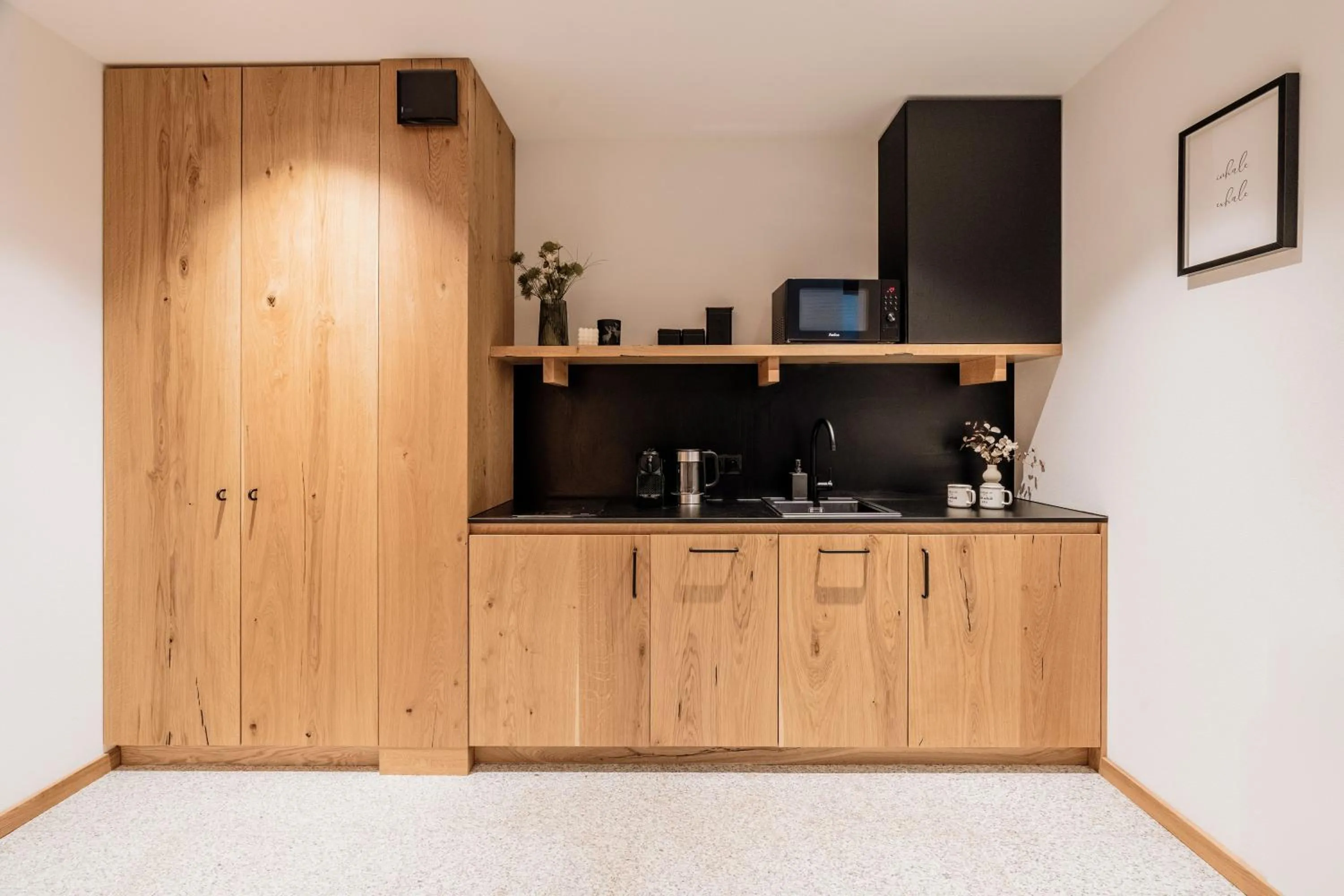 Coffee/tea facilities in White Hills - LoftAffair Spa Collection