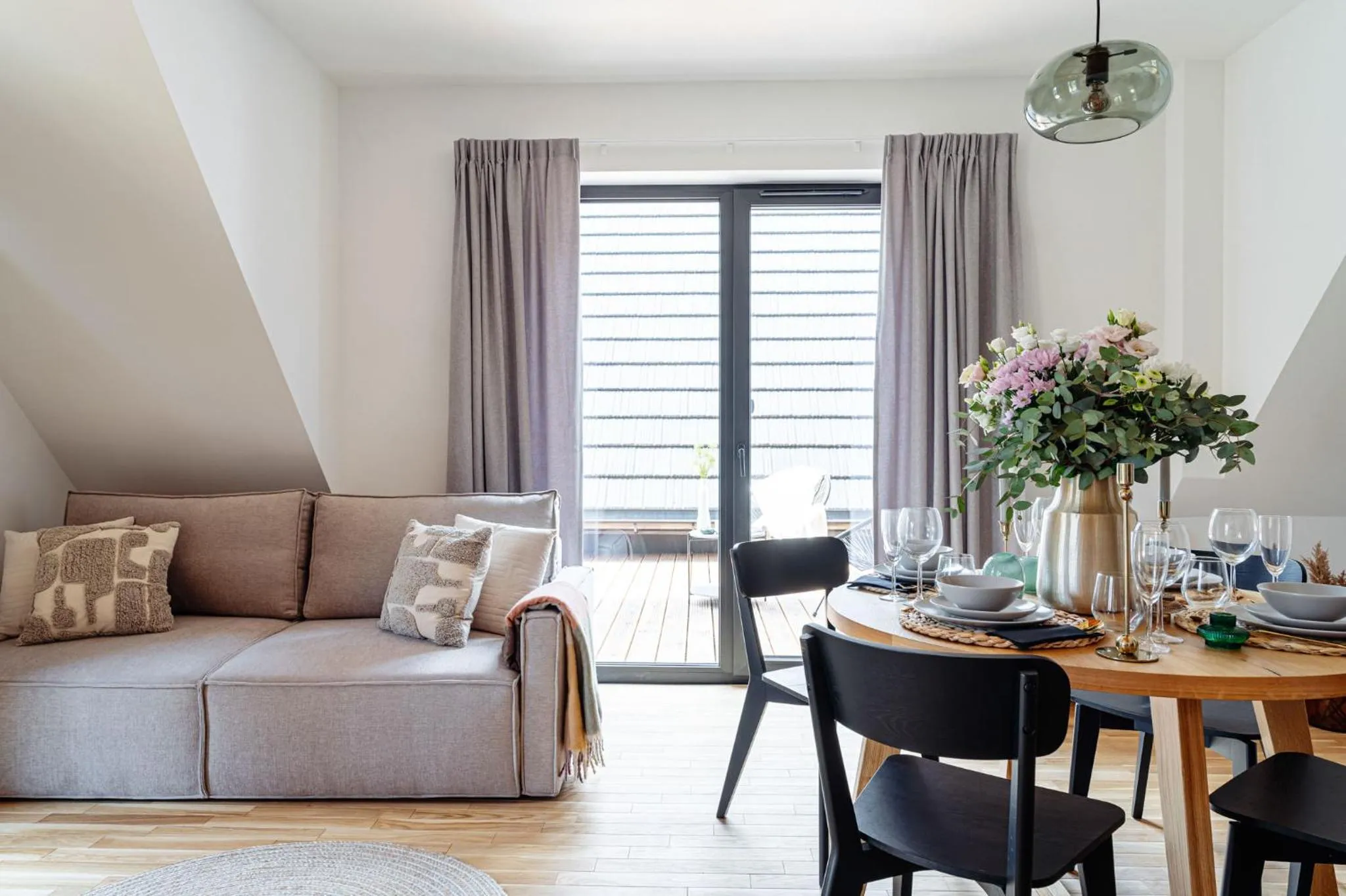 Living room in White Hills - LoftAffair Spa Collection