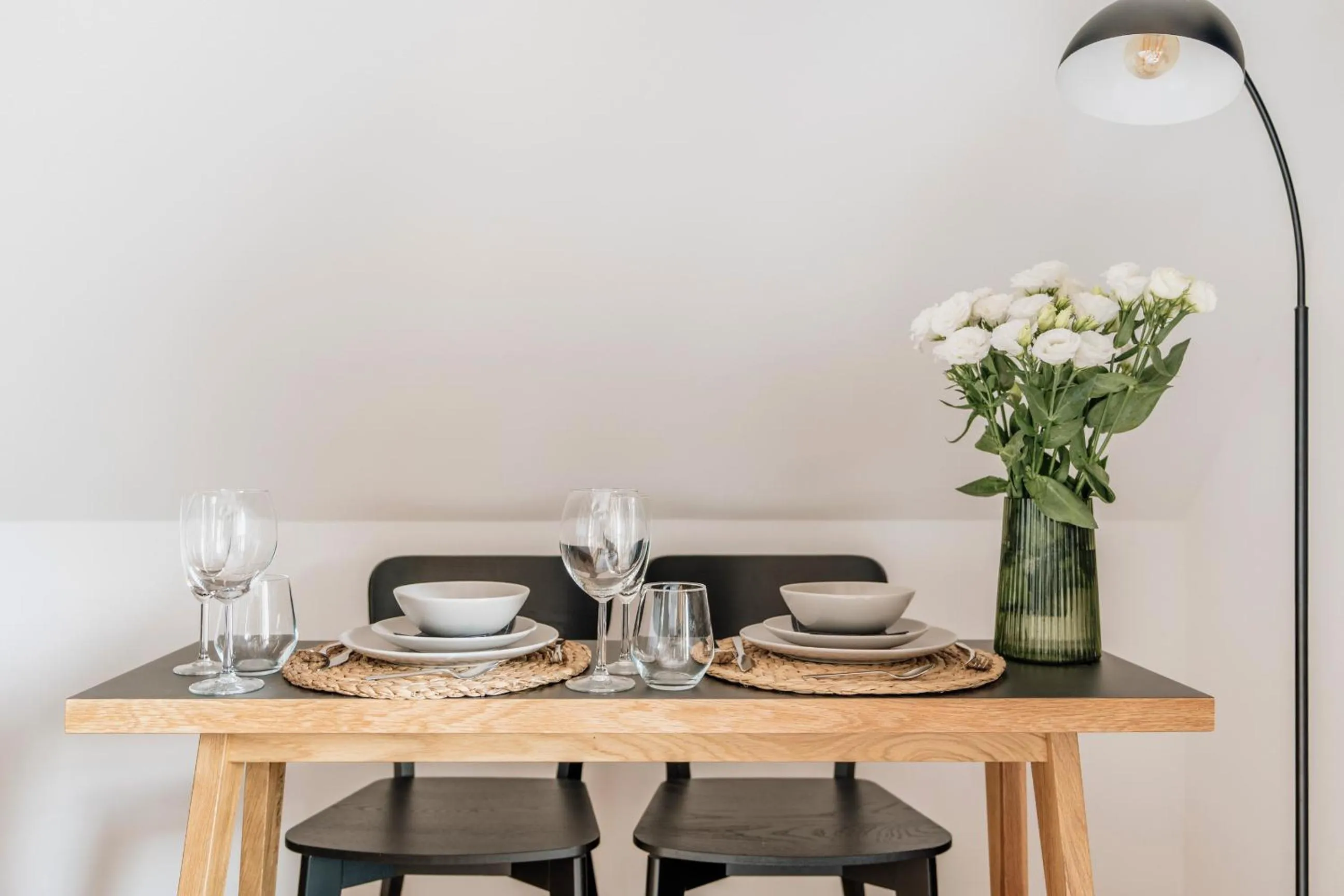 Dining area in White Hills - LoftAffair Spa Collection