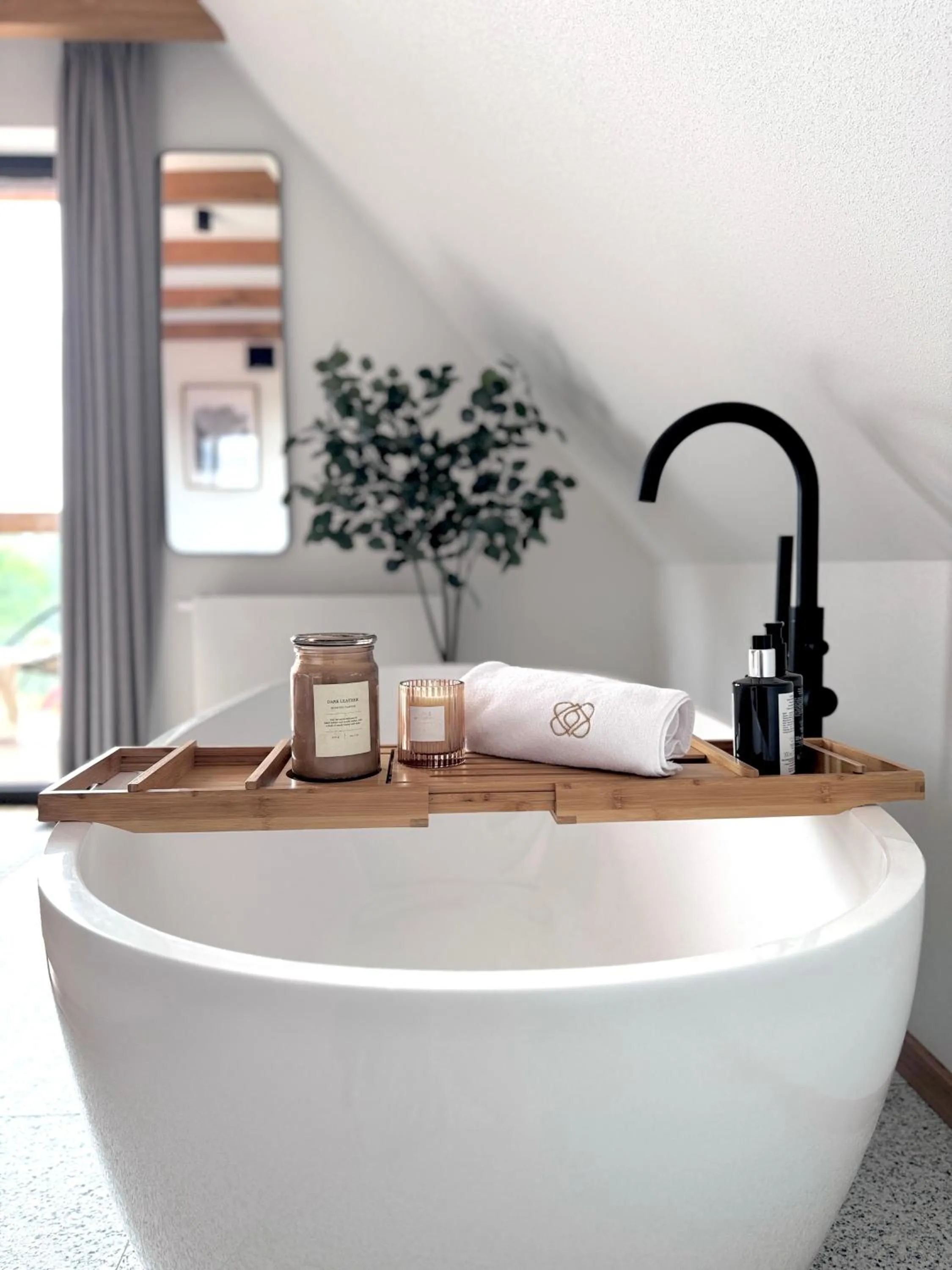 Bath in White Hills - LoftAffair Spa Collection