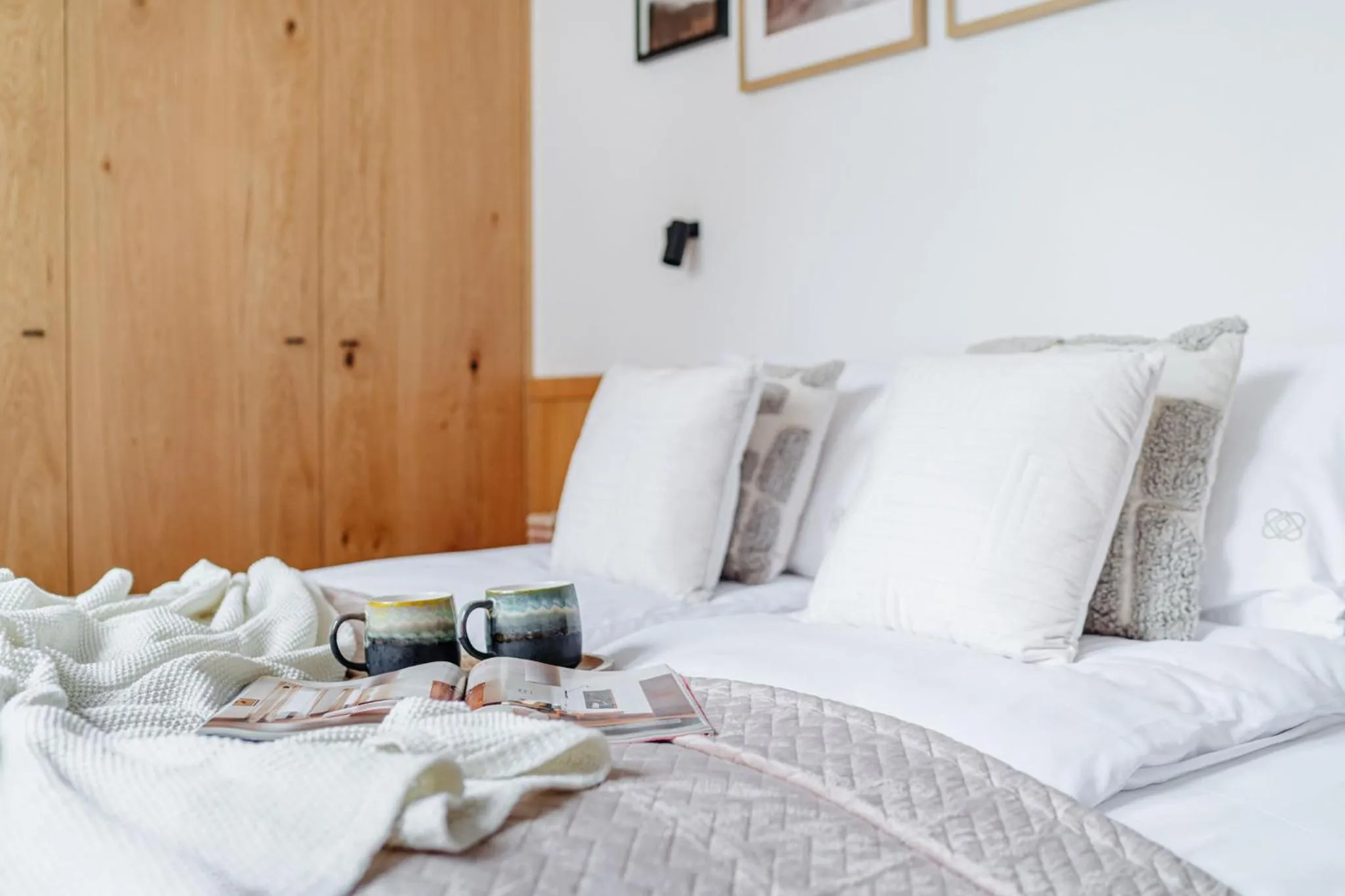 Bed in White Hills - LoftAffair Spa Collection